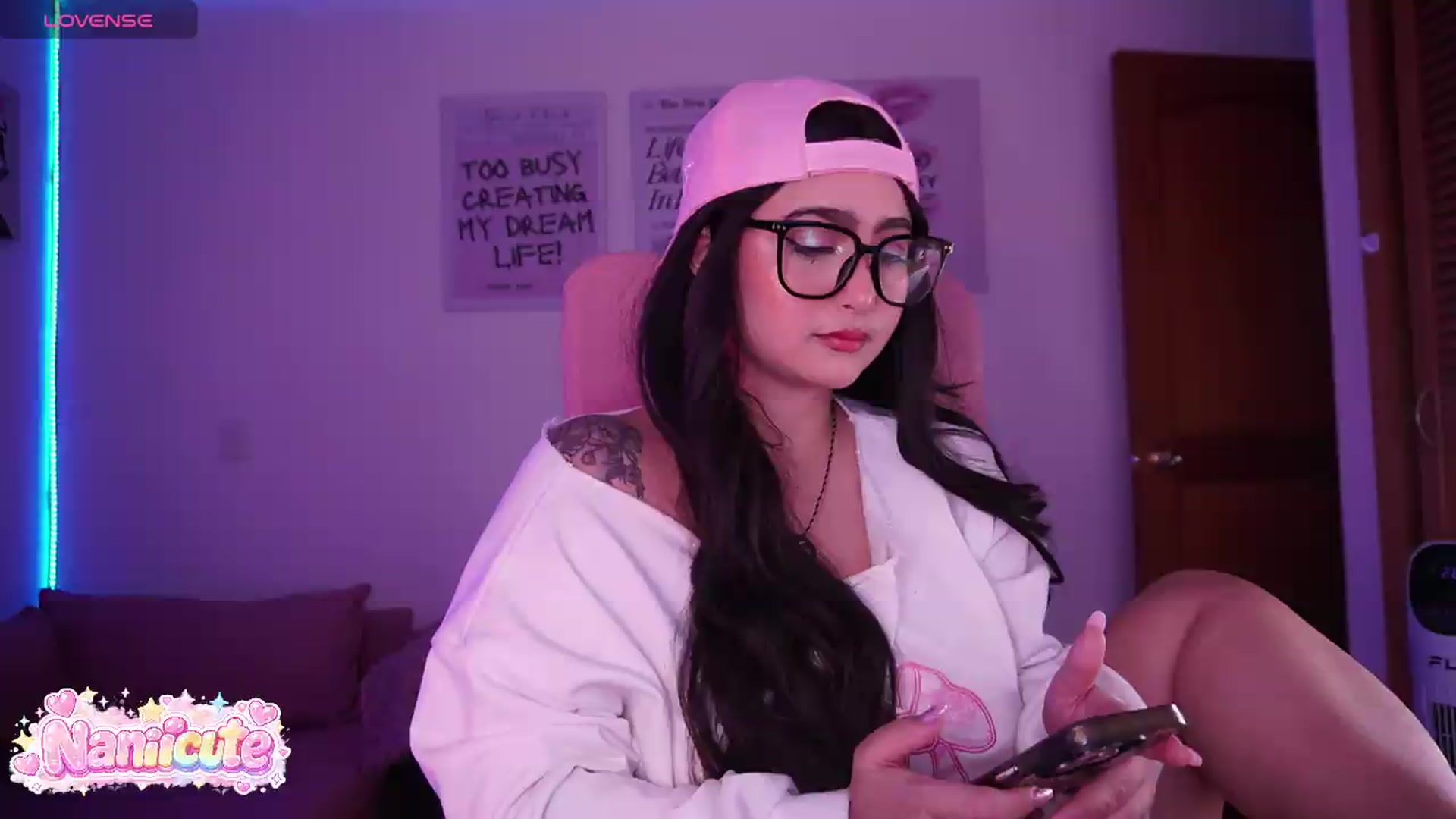 Gallery image thumbnail from naniicute's myfreecams stream on, 07/18/2026, 24:40 image 6 of 20