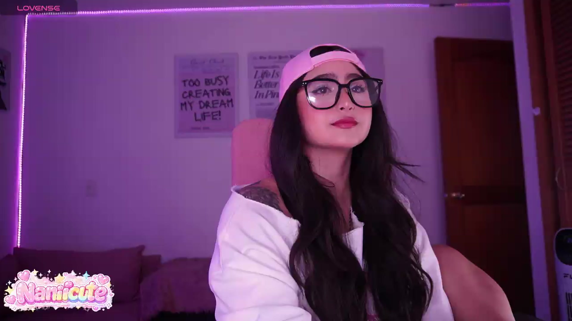 Gallery image thumbnail from naniicute's myfreecams stream on, 07/18/2026, 24:40 image 3 of 20