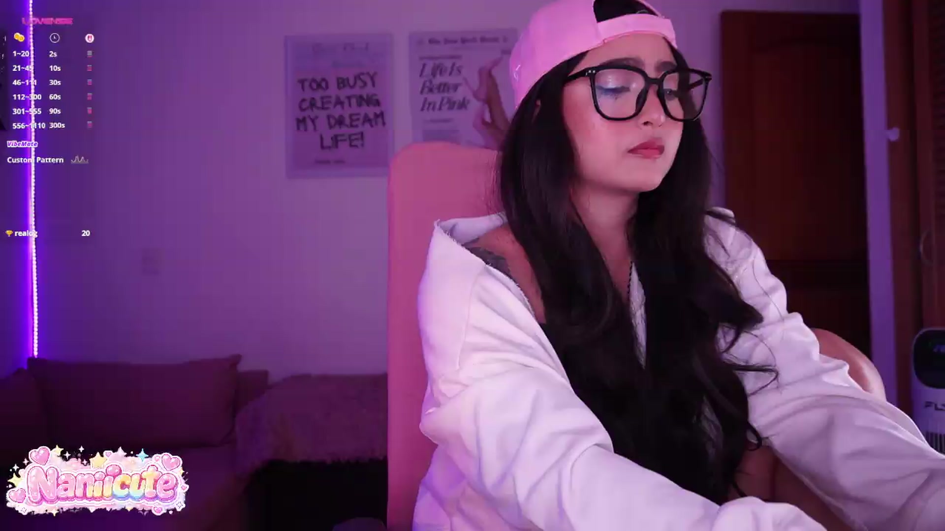 Gallery image thumbnail from naniicute's myfreecams stream on, 07/18/2026, 24:40 image 17 of 20