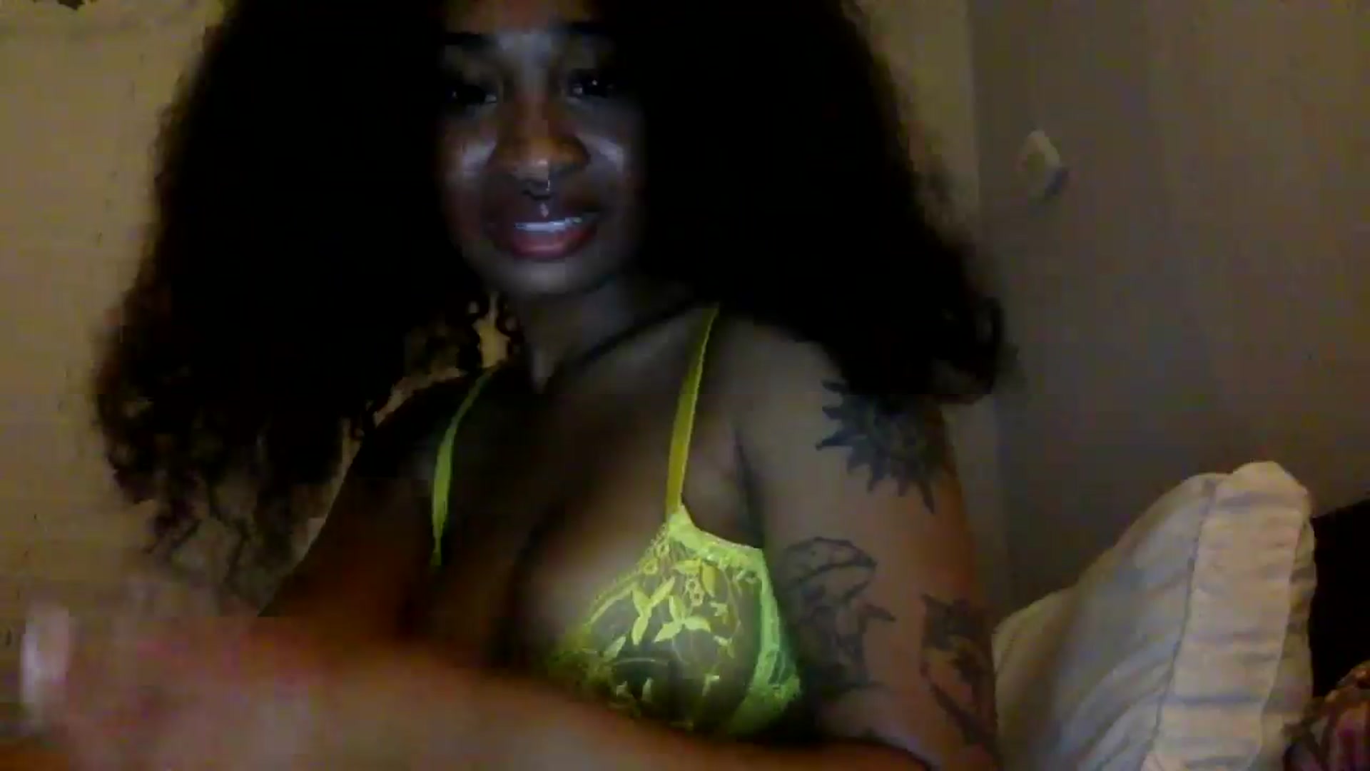 Gallery image thumbnail from nastyneri's myfreecams stream on, 04/26/2025, 09:22 image 11 of 20
