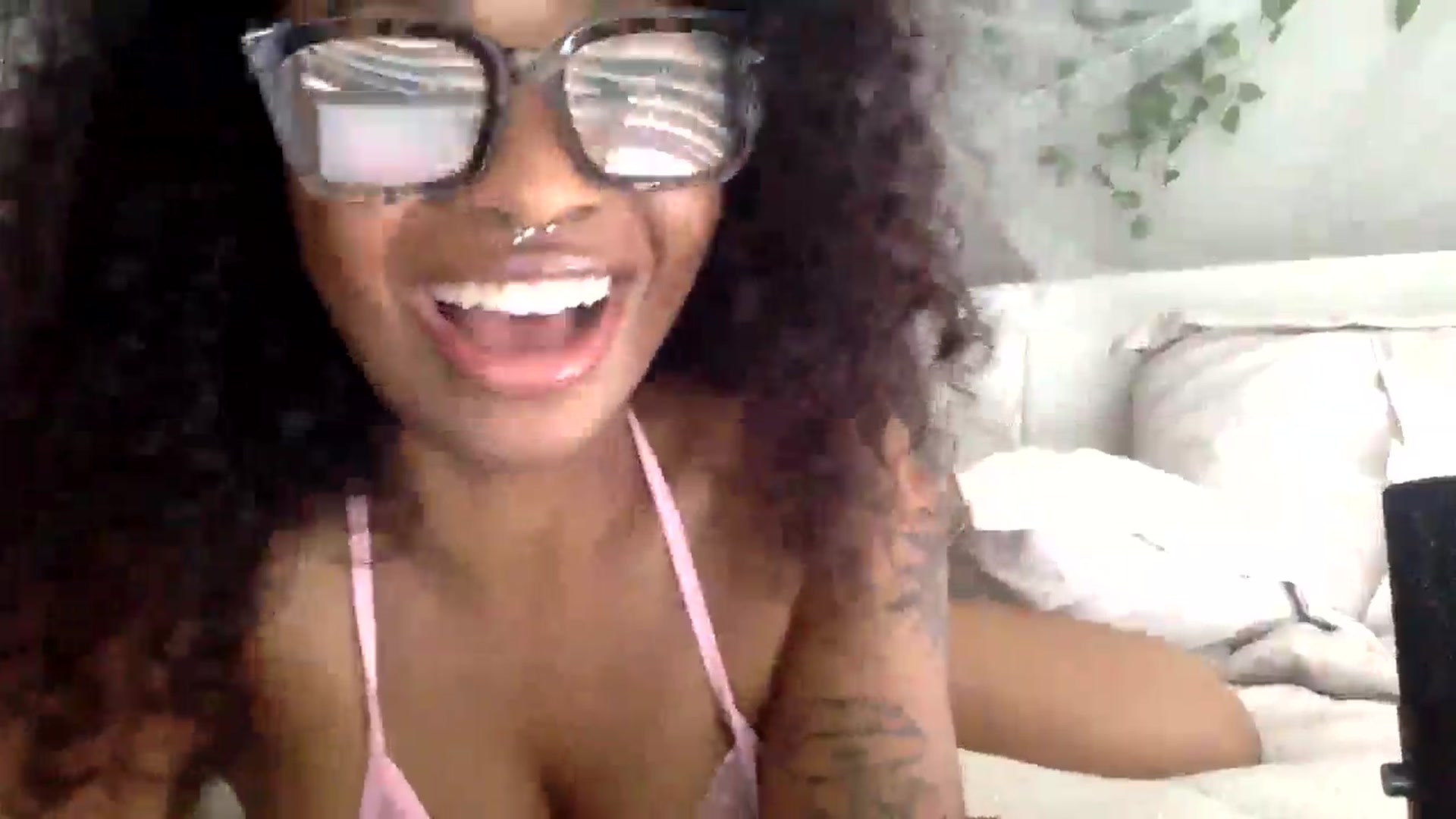 Gallery image thumbnail from nastyneri's myfreecams stream on, 05/08/2025, 18:18 image 11 of 20