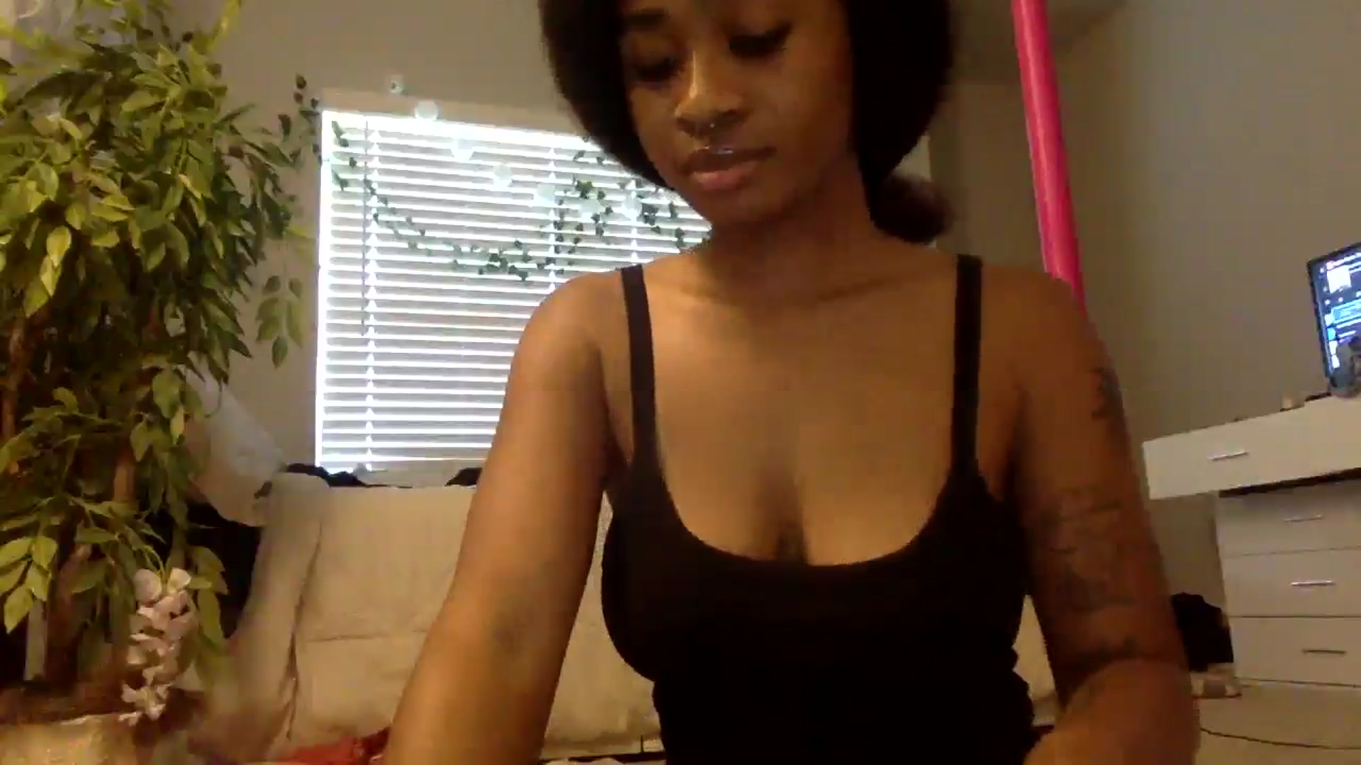 Gallery image thumbnail from nastyneri's myfreecams stream on, 06/22/2025, 20:38 image 2 of 20