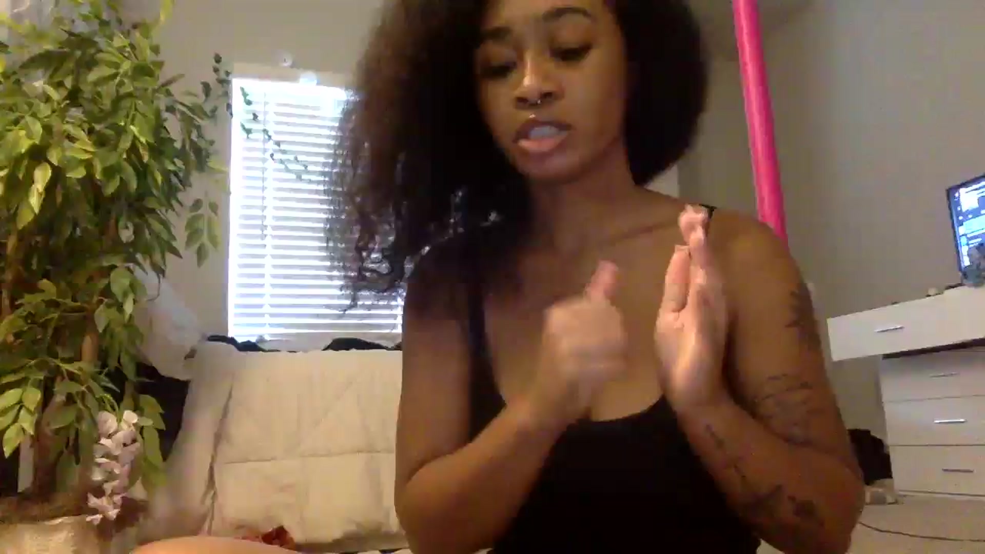Gallery image thumbnail from nastyneri's myfreecams stream on, 06/22/2025, 20:38 image 1 of 20