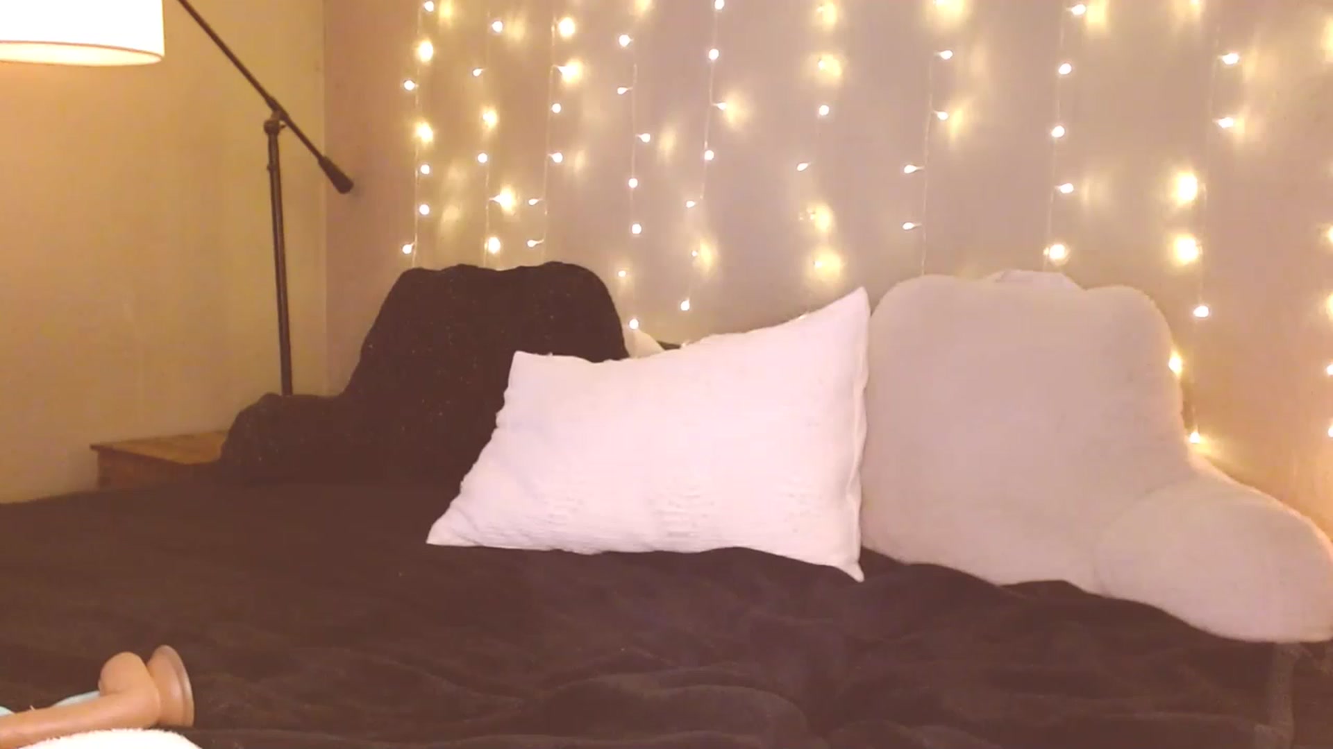 Gallery image thumbnail from nataliemoonx's myfreecams stream on, 04/06/2023, 19:32 image 9 of 20