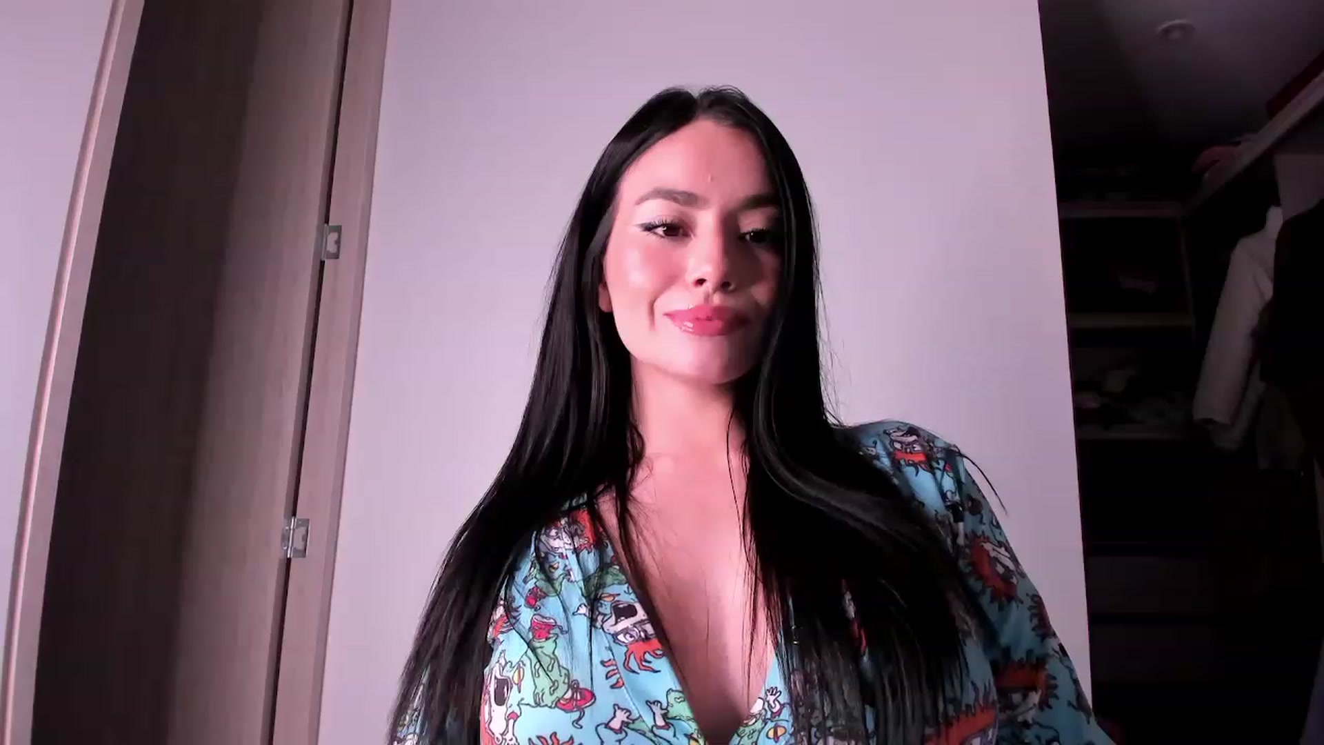Gallery image thumbnail from naty_natasha's myfreecams stream on, 06/21/2023, 07:08 image 20 of 20