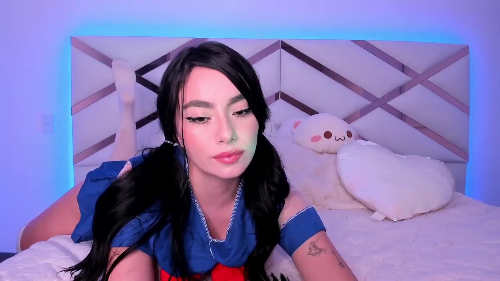 Gallery image thumbnail from naty_natasha's myfreecams stream on, 07/01/2023, 24:01 image 18 of 20