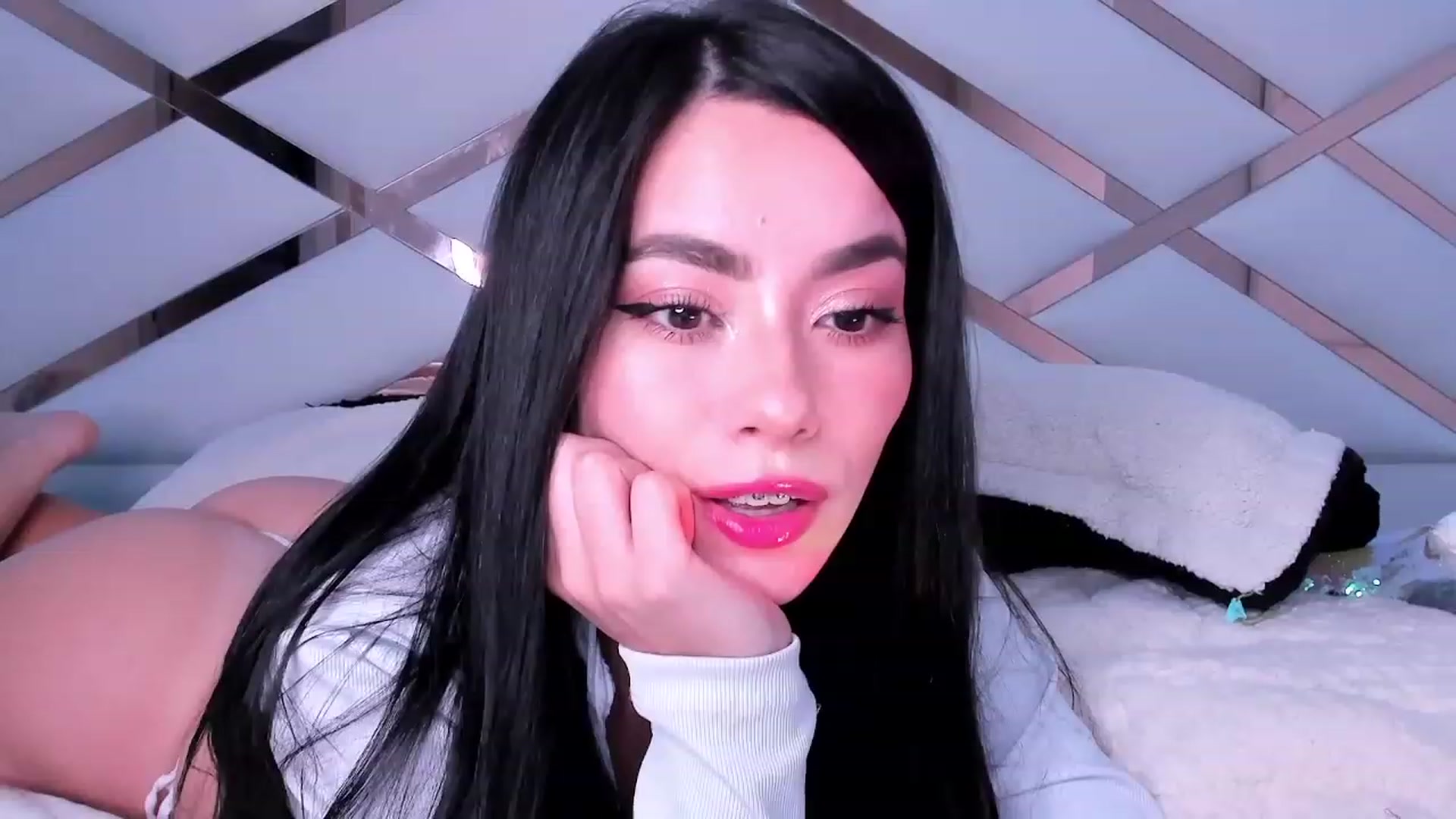 Gallery image thumbnail from naty_natasha's myfreecams stream on, 07/05/2023, 06:44 image 4 of 20