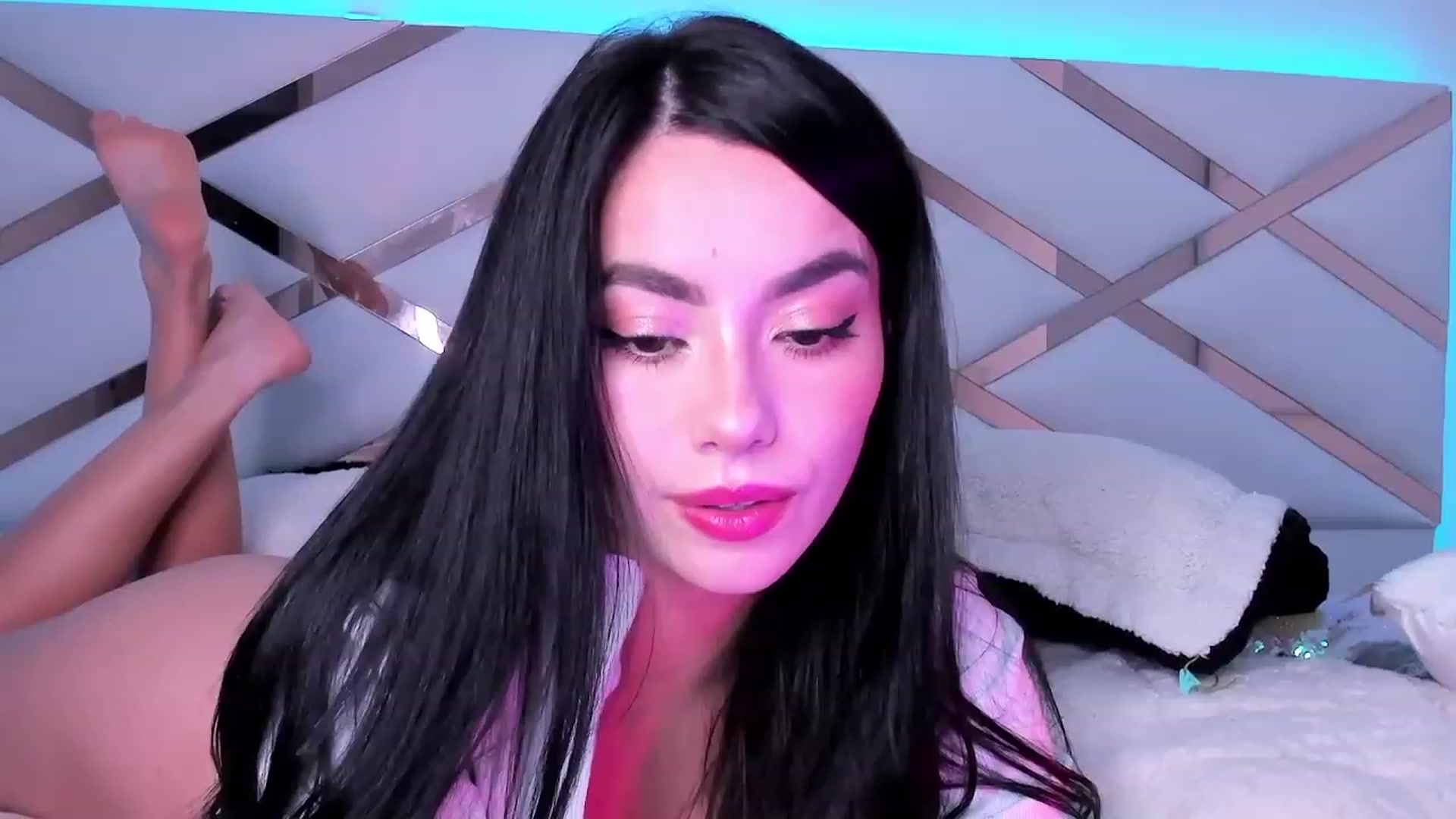 Gallery image thumbnail from naty_natasha's myfreecams stream on, 07/05/2023, 06:44 image 2 of 20