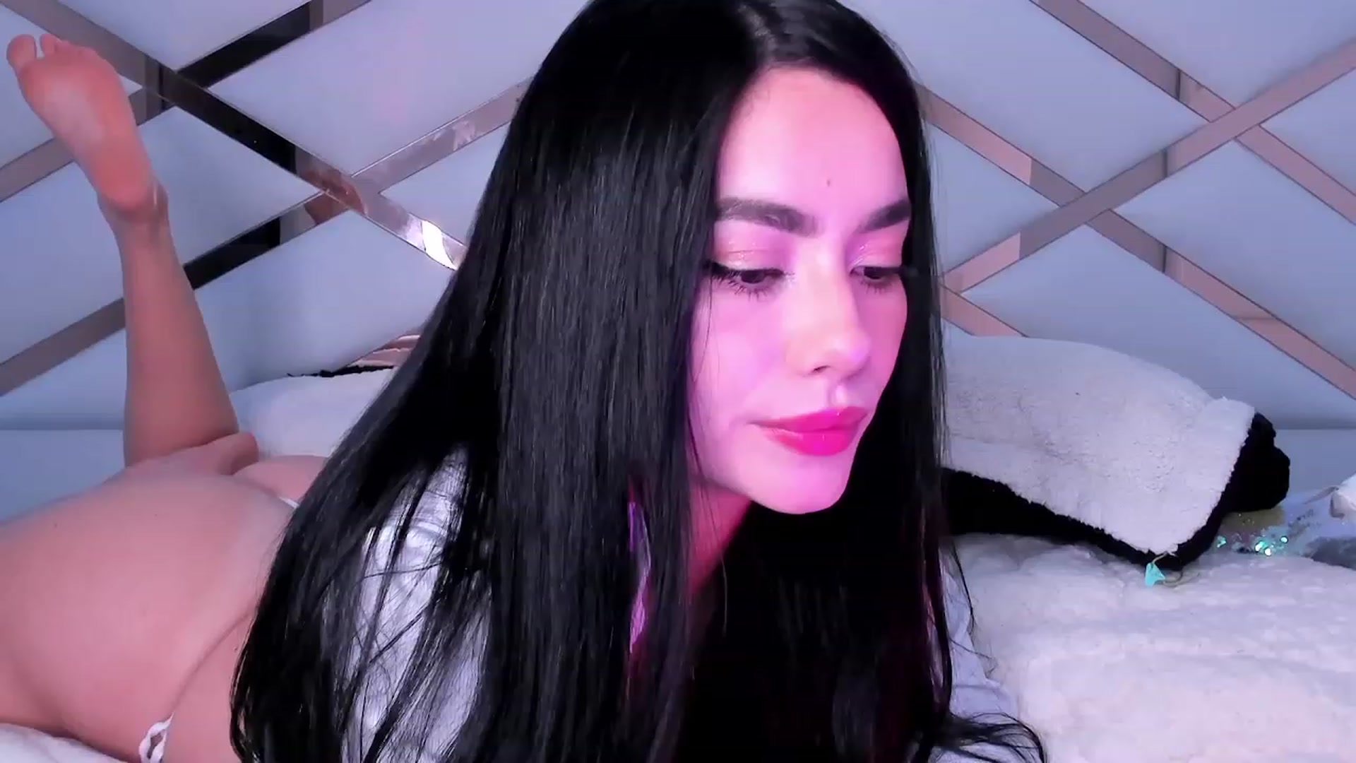 Gallery image thumbnail from naty_natasha's myfreecams stream on, 07/05/2023, 06:44 image 3 of 20