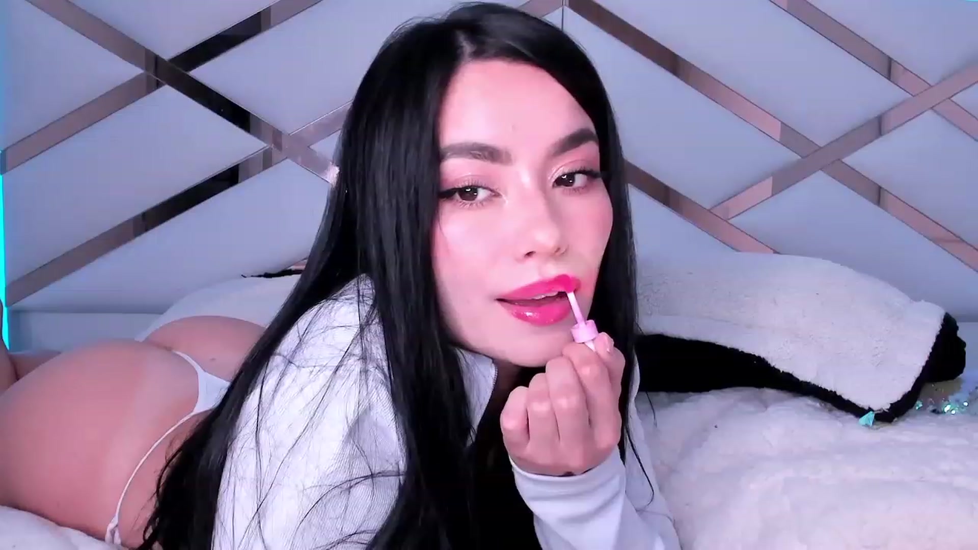 Gallery image thumbnail from naty_natasha's myfreecams stream on, 07/05/2023, 06:44 image 12 of 20