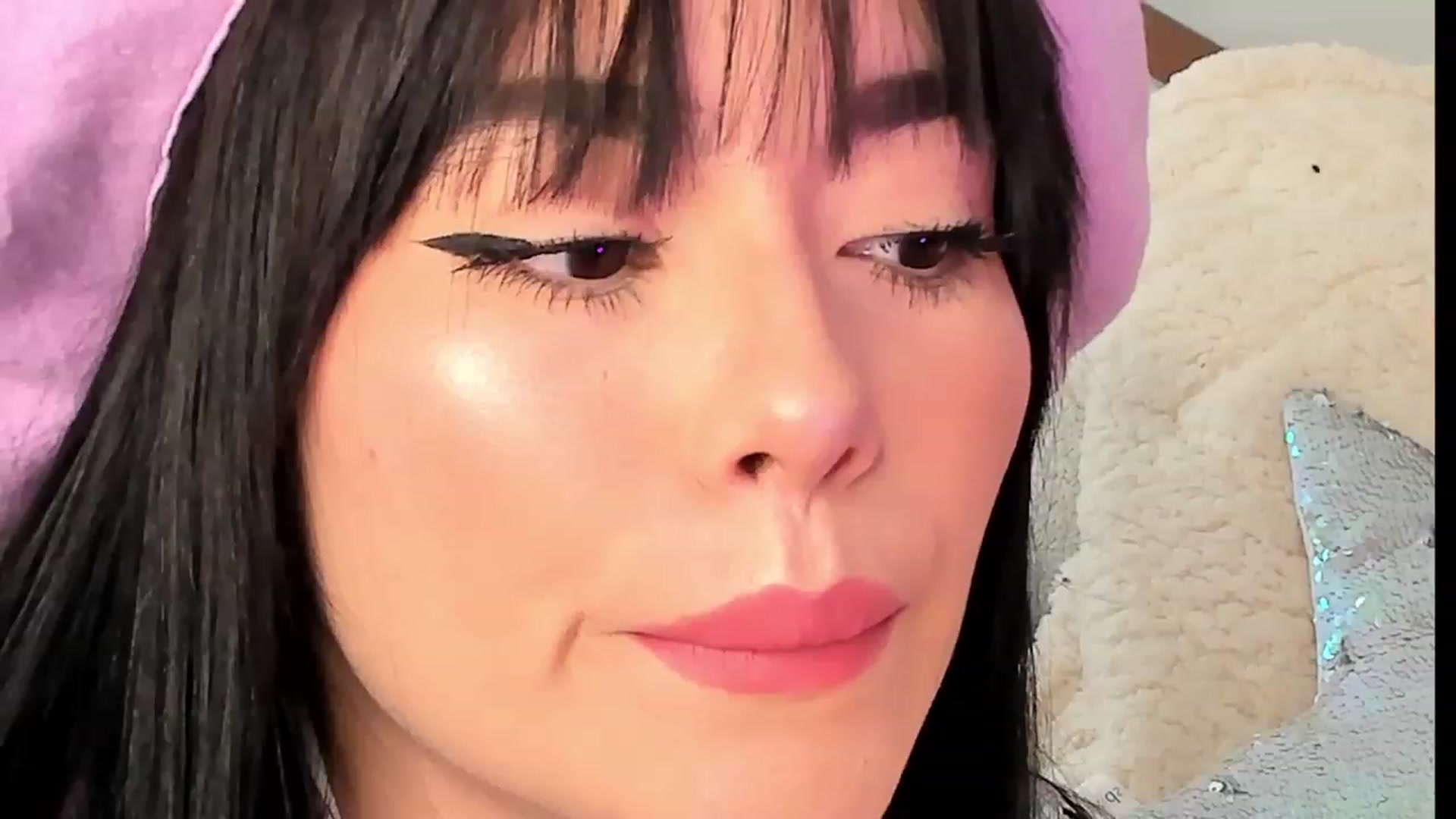 Gallery image thumbnail from naty_natasha's myfreecams stream on, 08/09/2023, 21:13 image 18 of 20