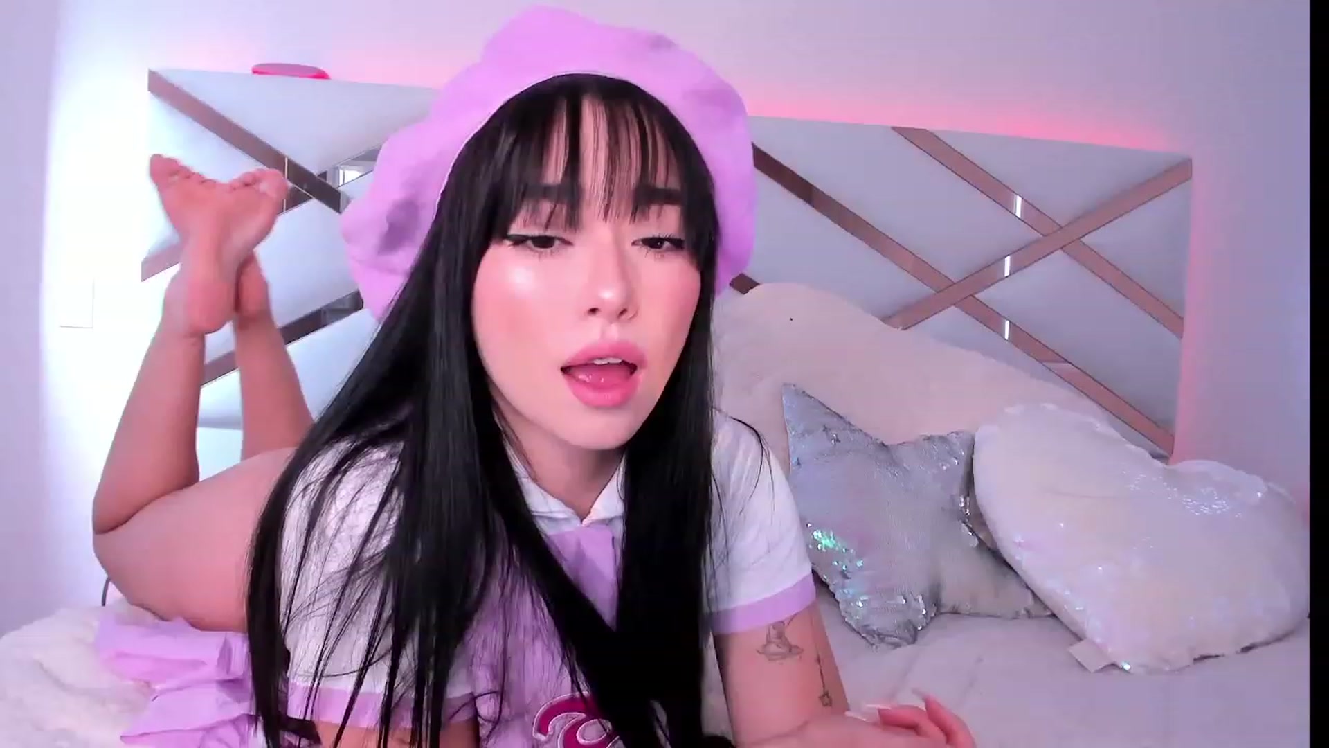 Gallery image thumbnail from naty_natasha's myfreecams stream on, 08/09/2023, 21:13 image 8 of 20