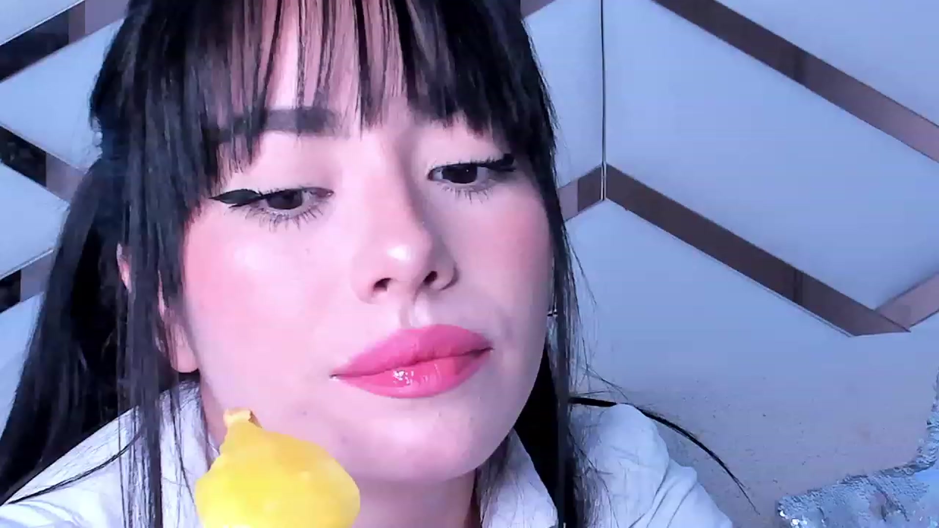 Gallery image thumbnail from naty_natasha's myfreecams stream on, 08/14/2023, 04:22 image 10 of 20