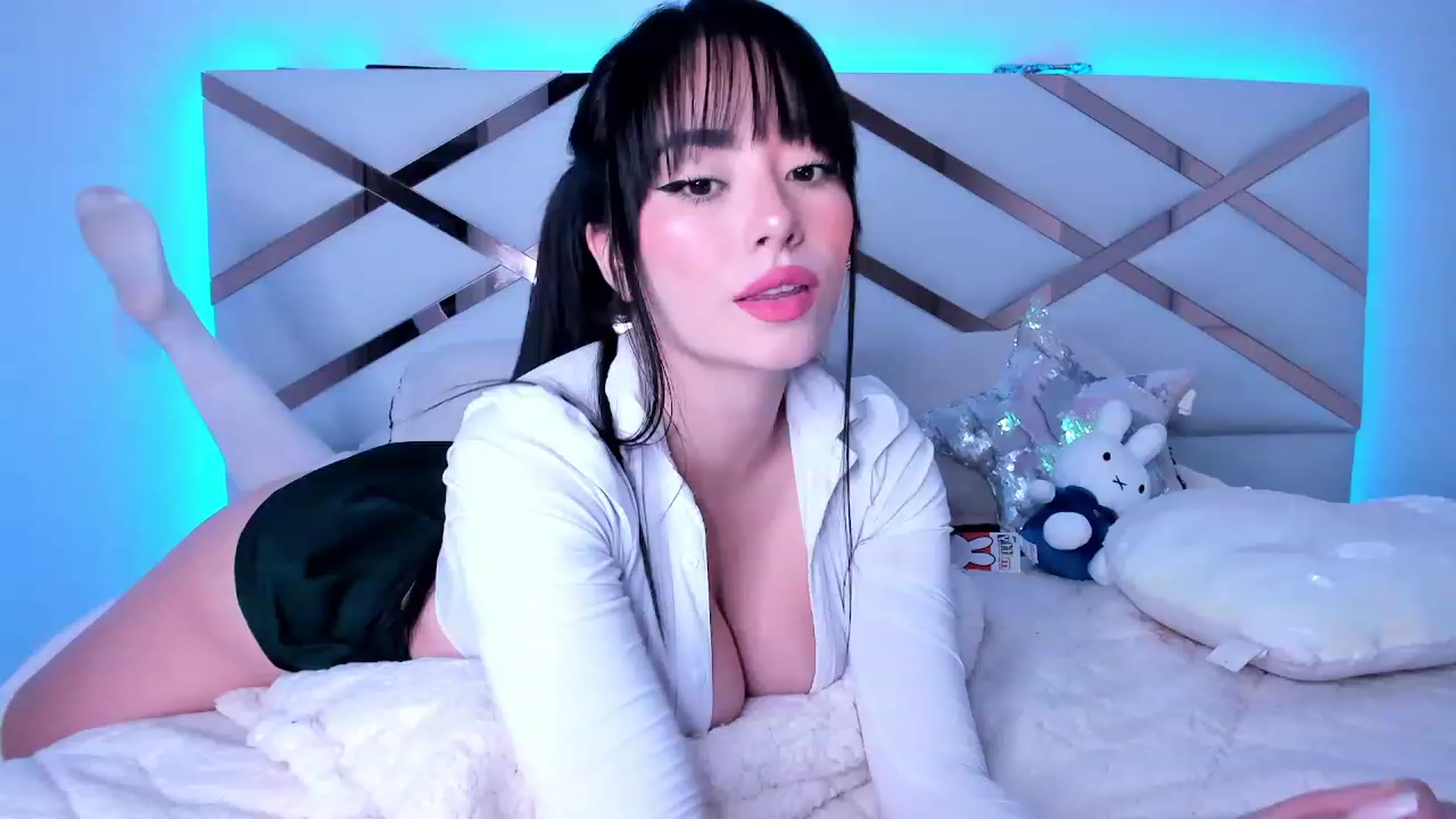 Gallery image thumbnail from naty_natasha's myfreecams stream on, 08/14/2023, 04:22 image 3 of 20