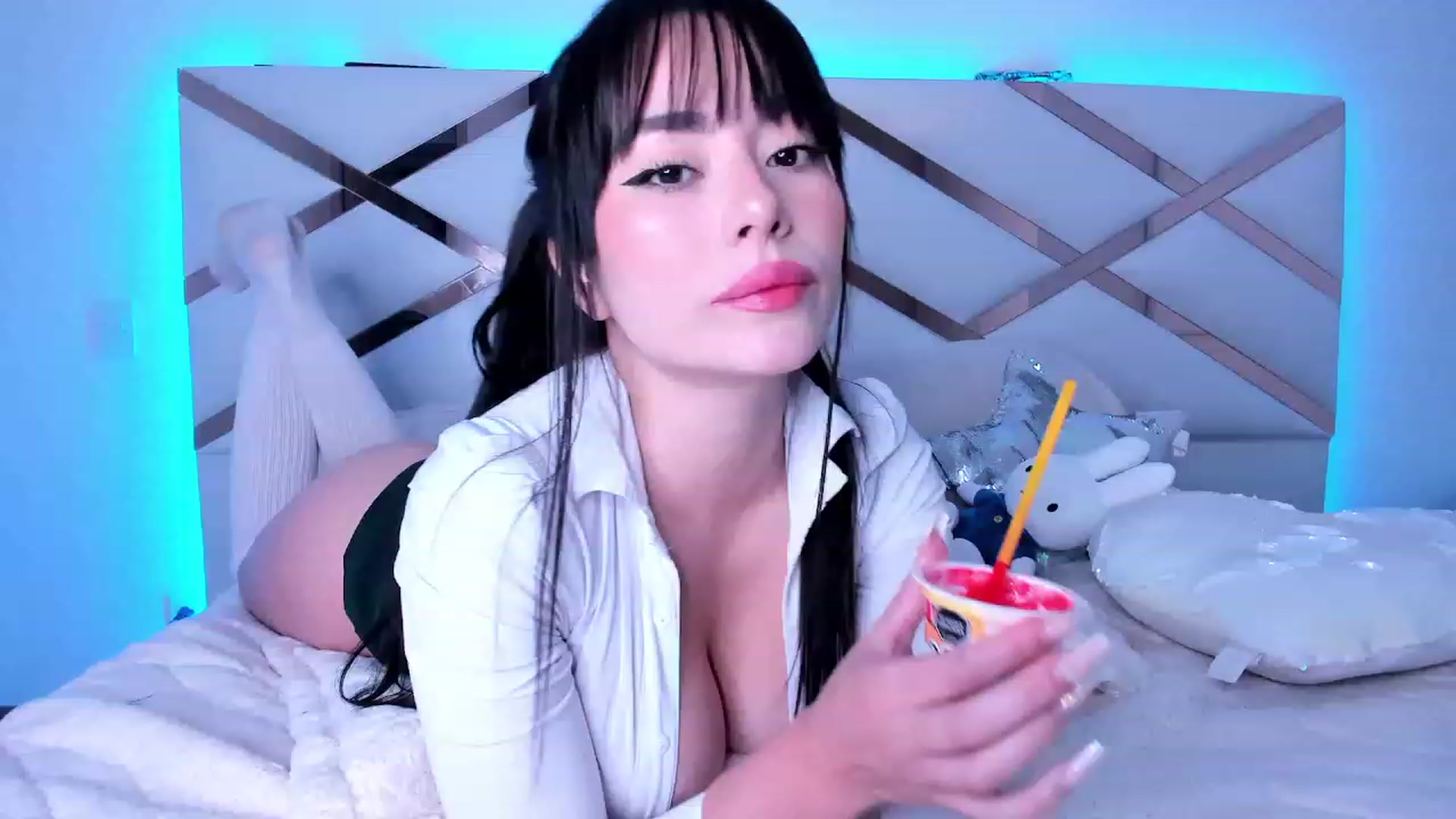 Gallery image thumbnail from naty_natasha's myfreecams stream on, 08/14/2023, 04:22 image 19 of 20