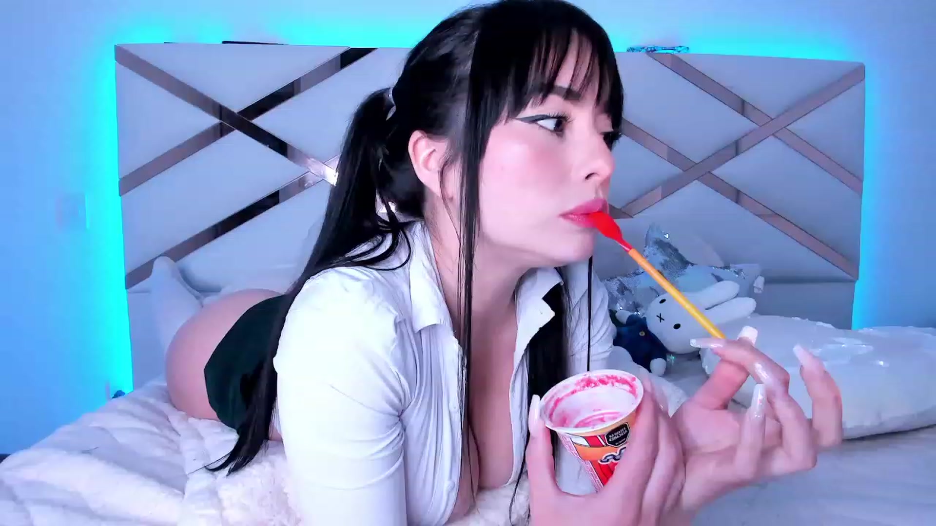 Gallery image thumbnail from naty_natasha's myfreecams stream on, 08/14/2023, 04:22 image 20 of 20