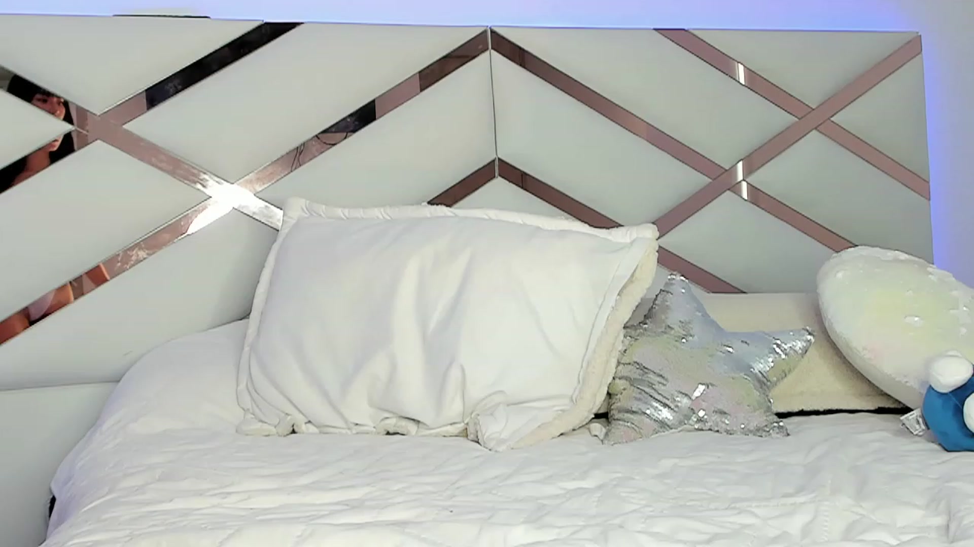 Gallery image thumbnail from naty_natasha's myfreecams stream on, 08/29/2023, 21:52 image 10 of 20