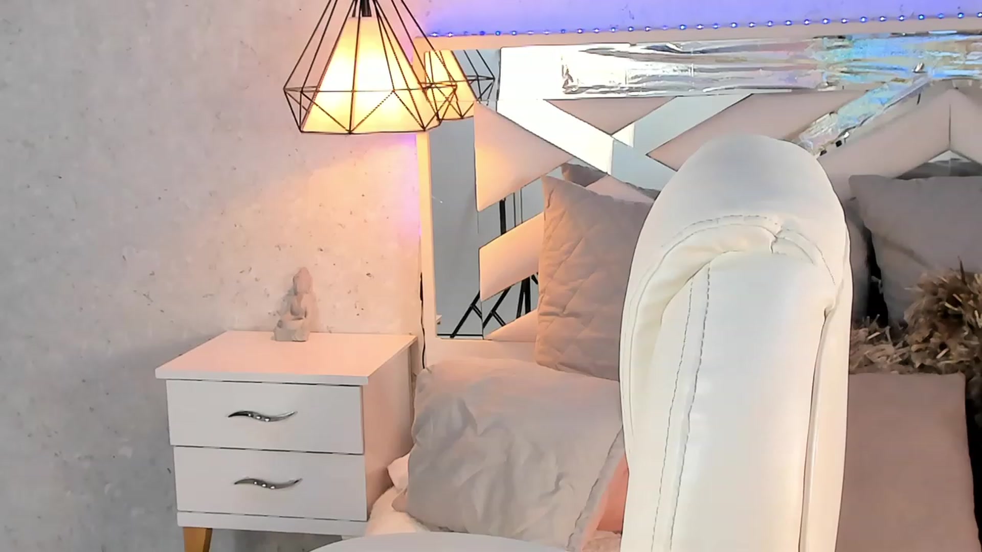 Gallery image thumbnail from naty_natasha's myfreecams stream on, 09/29/2023, 22:03 image 1 of 20