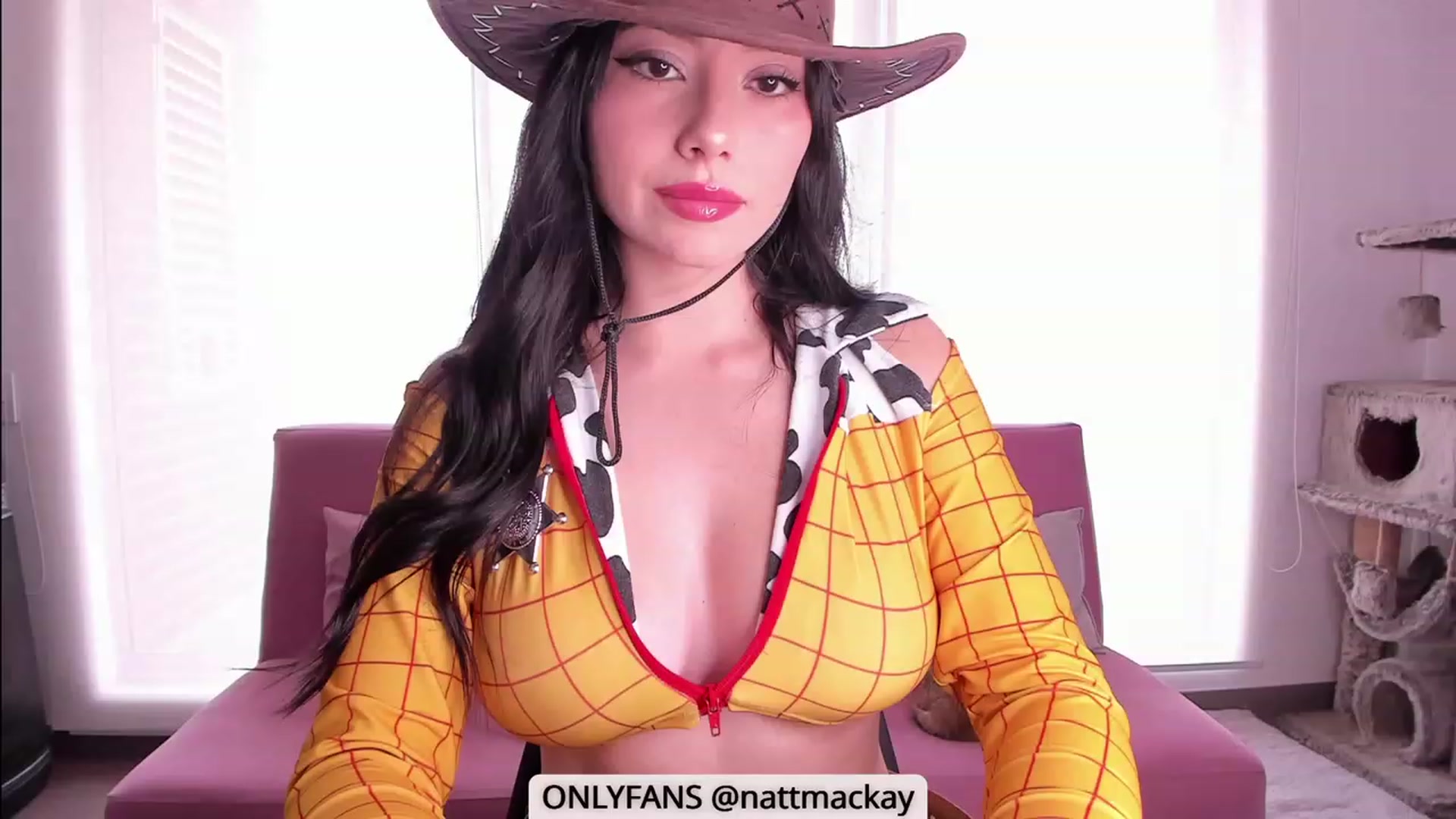 Gallery image thumbnail from naty_natasha's myfreecams stream on, 10/30/2023, 21:08 image 14 of 20