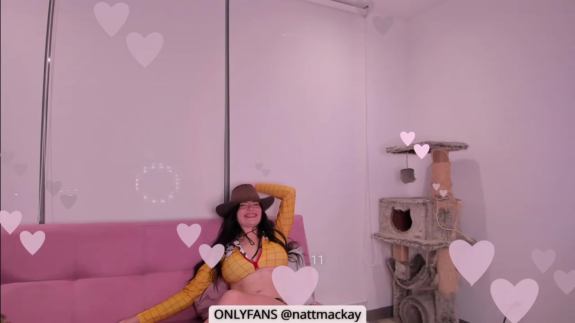 Gallery image thumbnail from naty_natasha's myfreecams stream on, 10/30/2023, 23:57 image 15 of 20