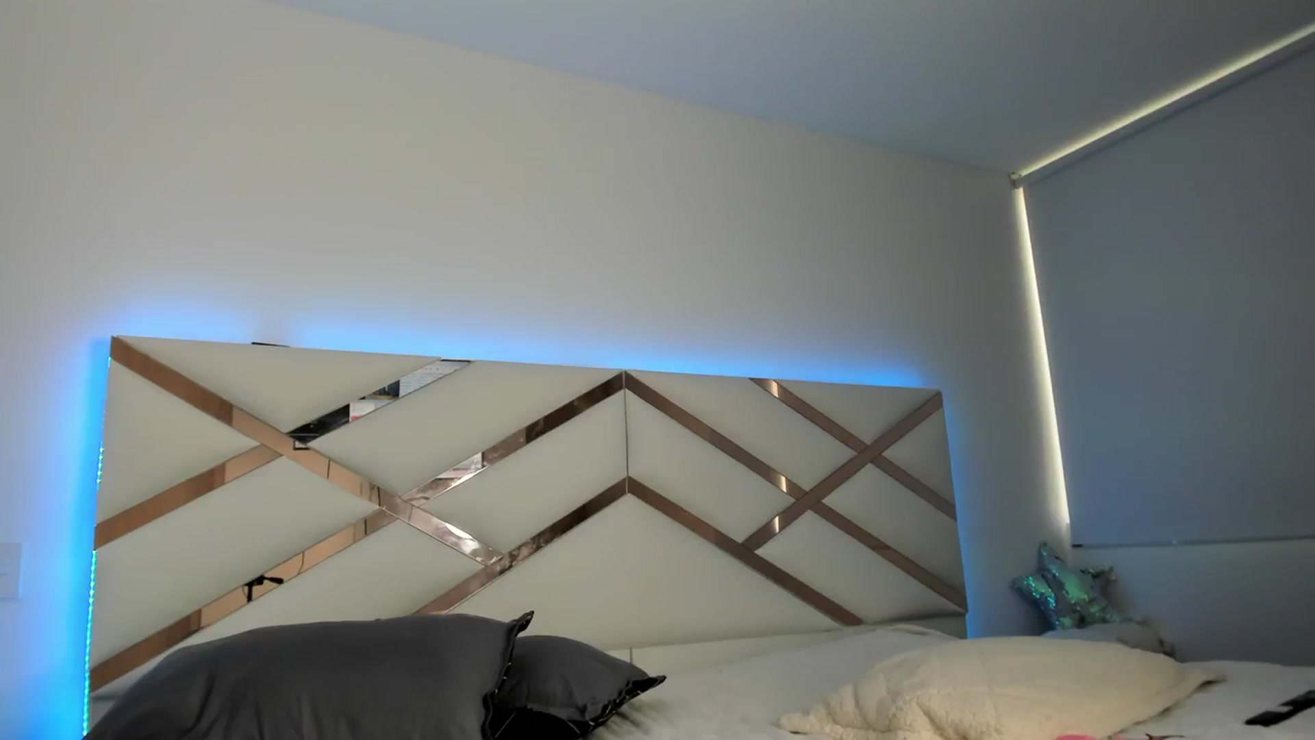 Gallery image thumbnail from naty_natasha's myfreecams stream on, 01/16/2024, 24:04 image 6 of 20