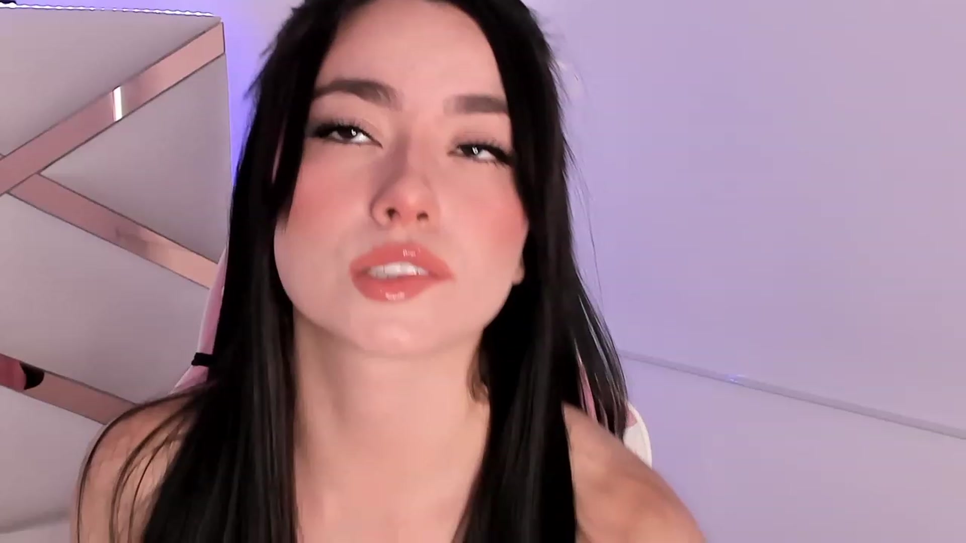 Gallery image thumbnail from naty_natasha's myfreecams stream on, 01/23/2024, 21:26 image 12 of 20
