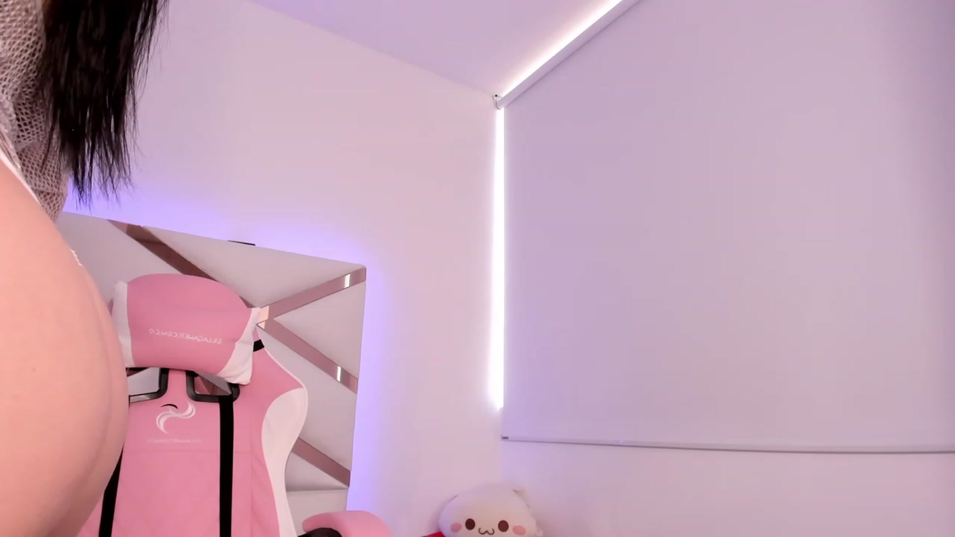 Gallery image thumbnail from naty_natasha's myfreecams stream on, 01/24/2024, 21:34 image 14 of 20
