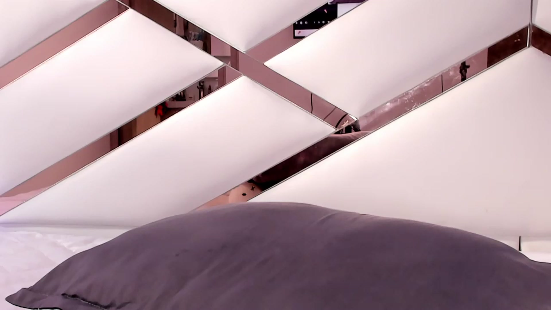 Gallery image thumbnail from naty_natasha's myfreecams stream on, 01/30/2024, 22:11 image 15 of 20