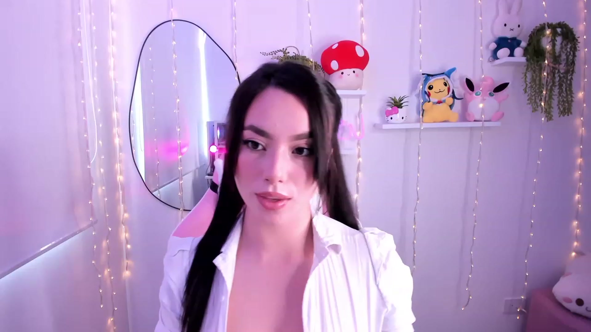 Gallery image thumbnail from naty_natasha's myfreecams stream on, 02/13/2024, 16:57 image 17 of 20