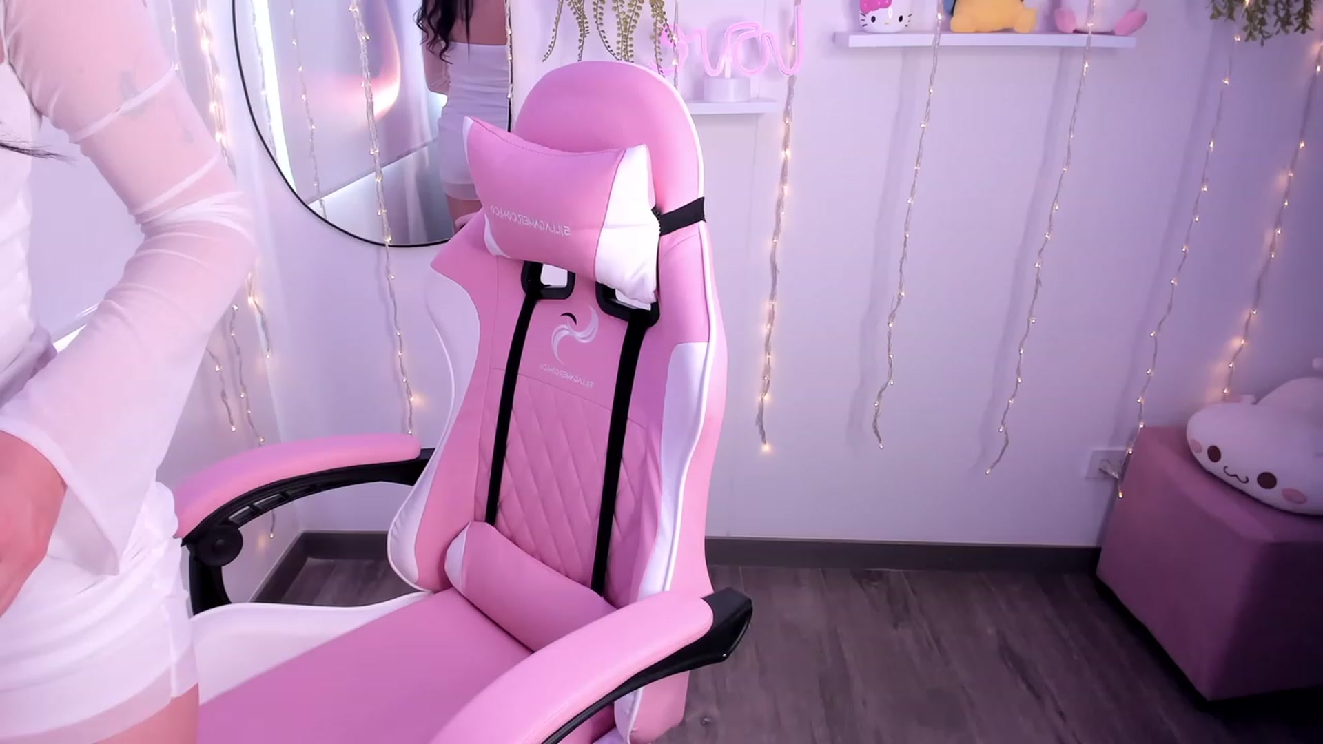 Gallery image thumbnail from naty_natasha's myfreecams stream on, 02/14/2024, 17:07 image 3 of 20