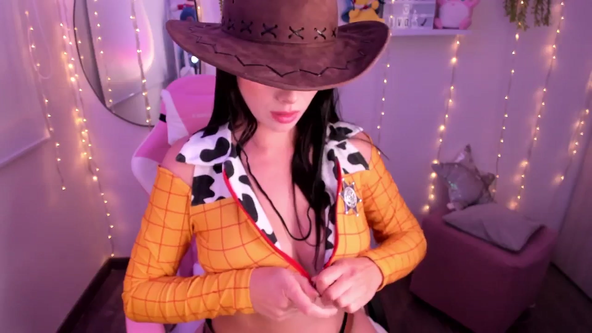 Gallery image thumbnail from naty_natasha's myfreecams stream on, 04/30/2024, 05:24 image 12 of 20