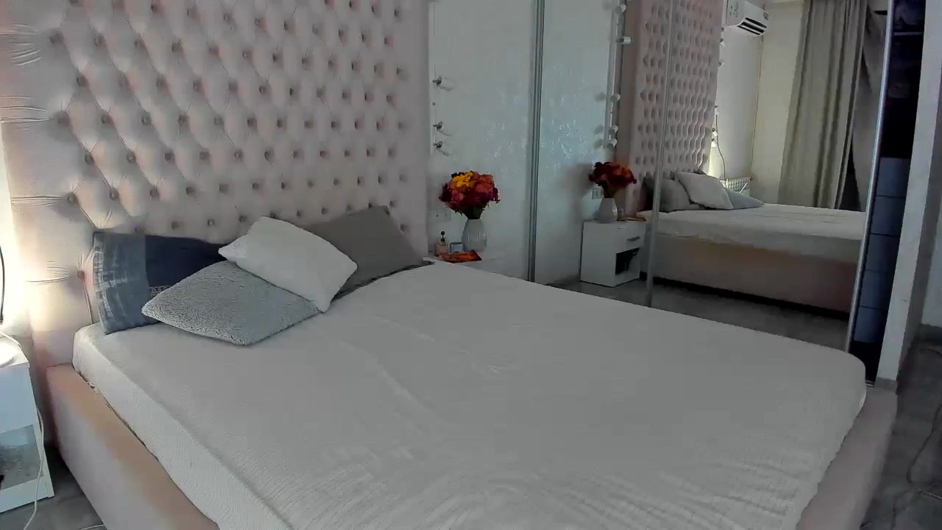 Gallery image thumbnail from naughtyFox's myfreecams stream on, 11/08/2023, 17:03 image 17 of 20