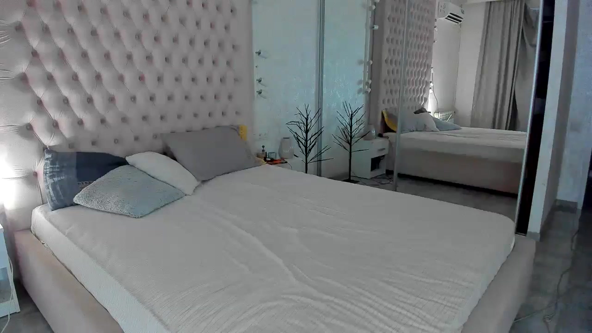 Gallery image thumbnail from naughtyFox's myfreecams stream on, 11/17/2023, 06:34 image 4 of 20