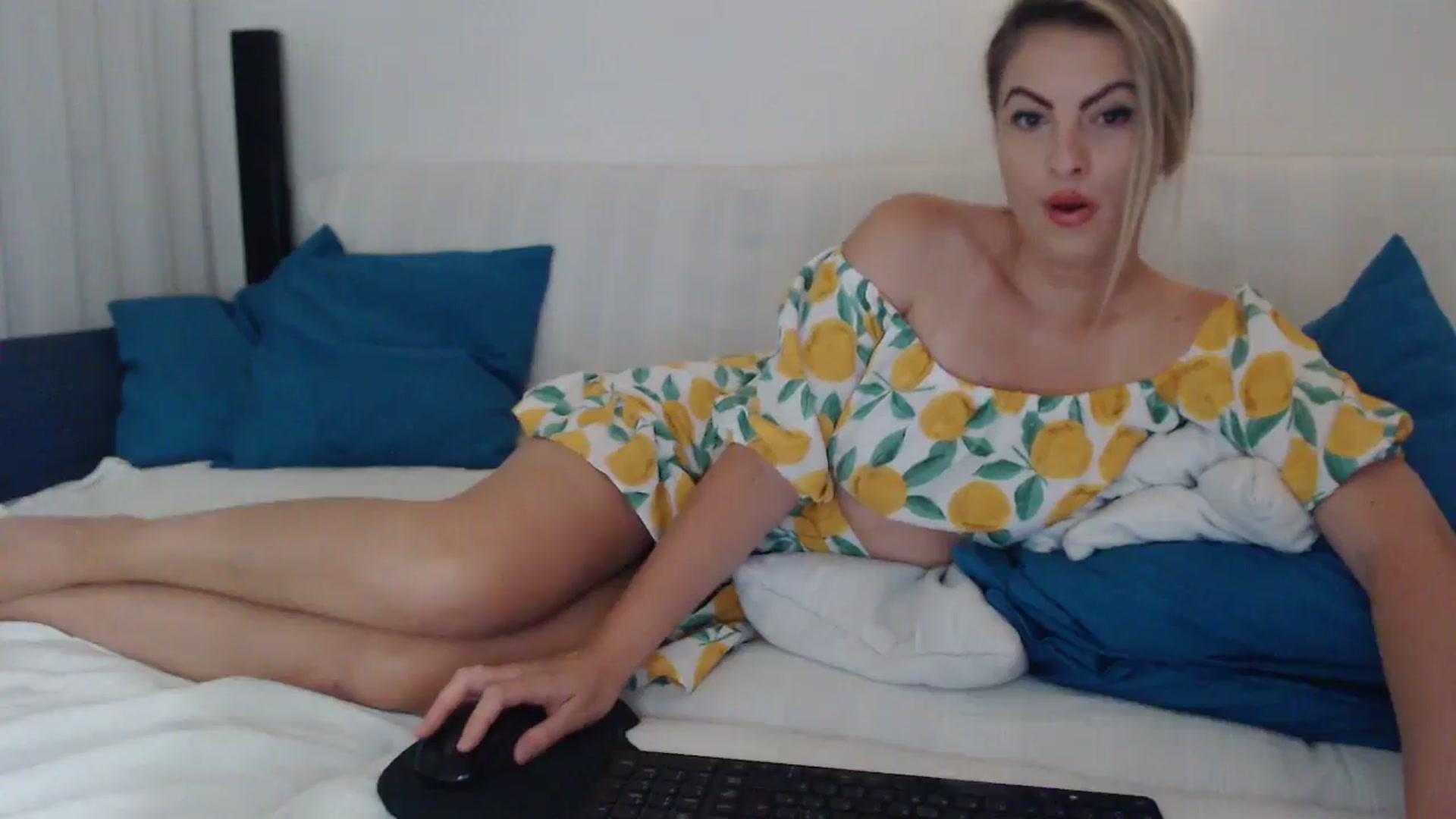 Gallery image thumbnail from naughty_devil's myfreecams stream on, 08/15/2024, 24:00 image 17 of 20