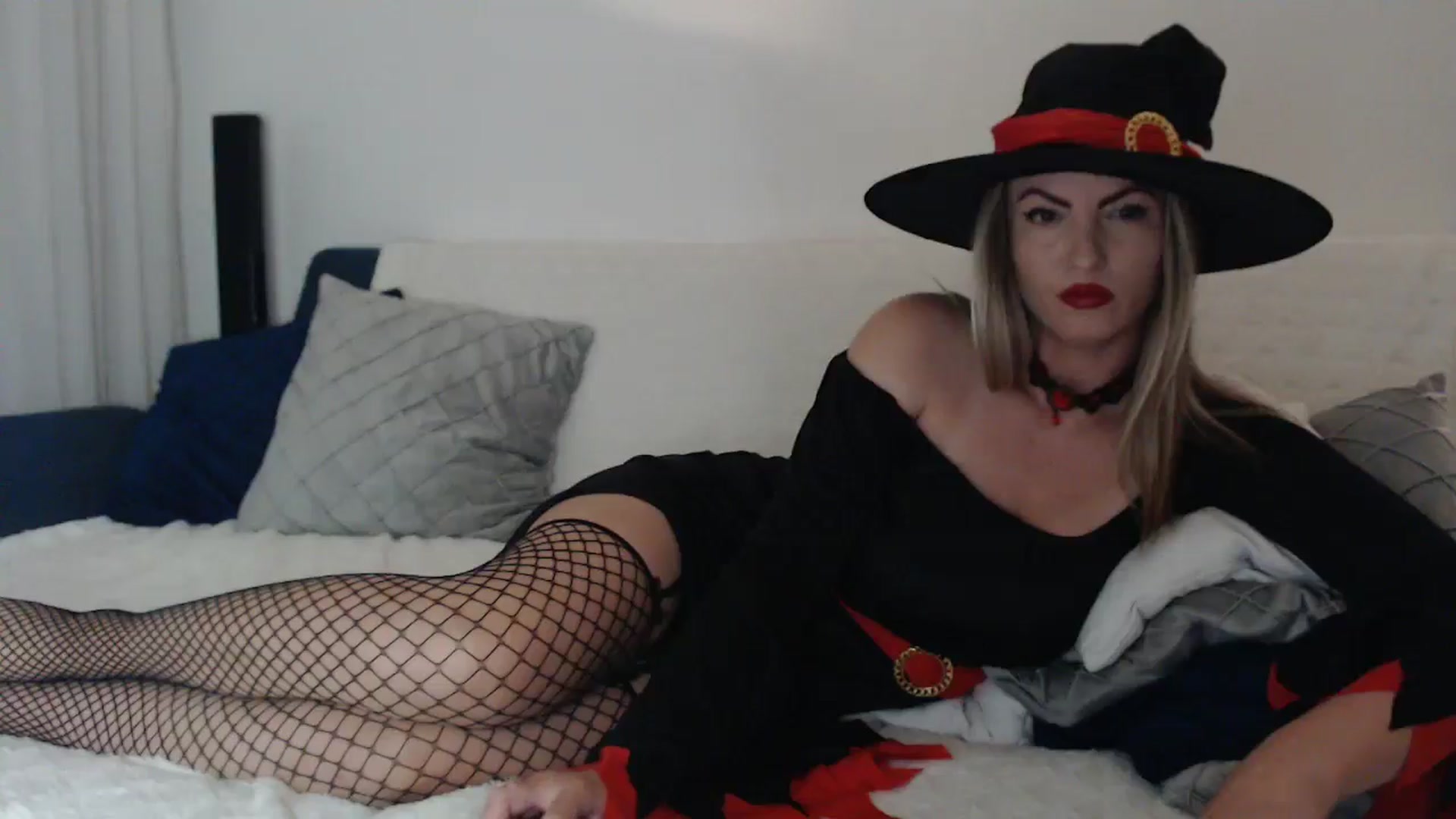 Gallery image thumbnail from naughty_devil's myfreecams stream on, 10/25/2024, 21:45 image 16 of 20