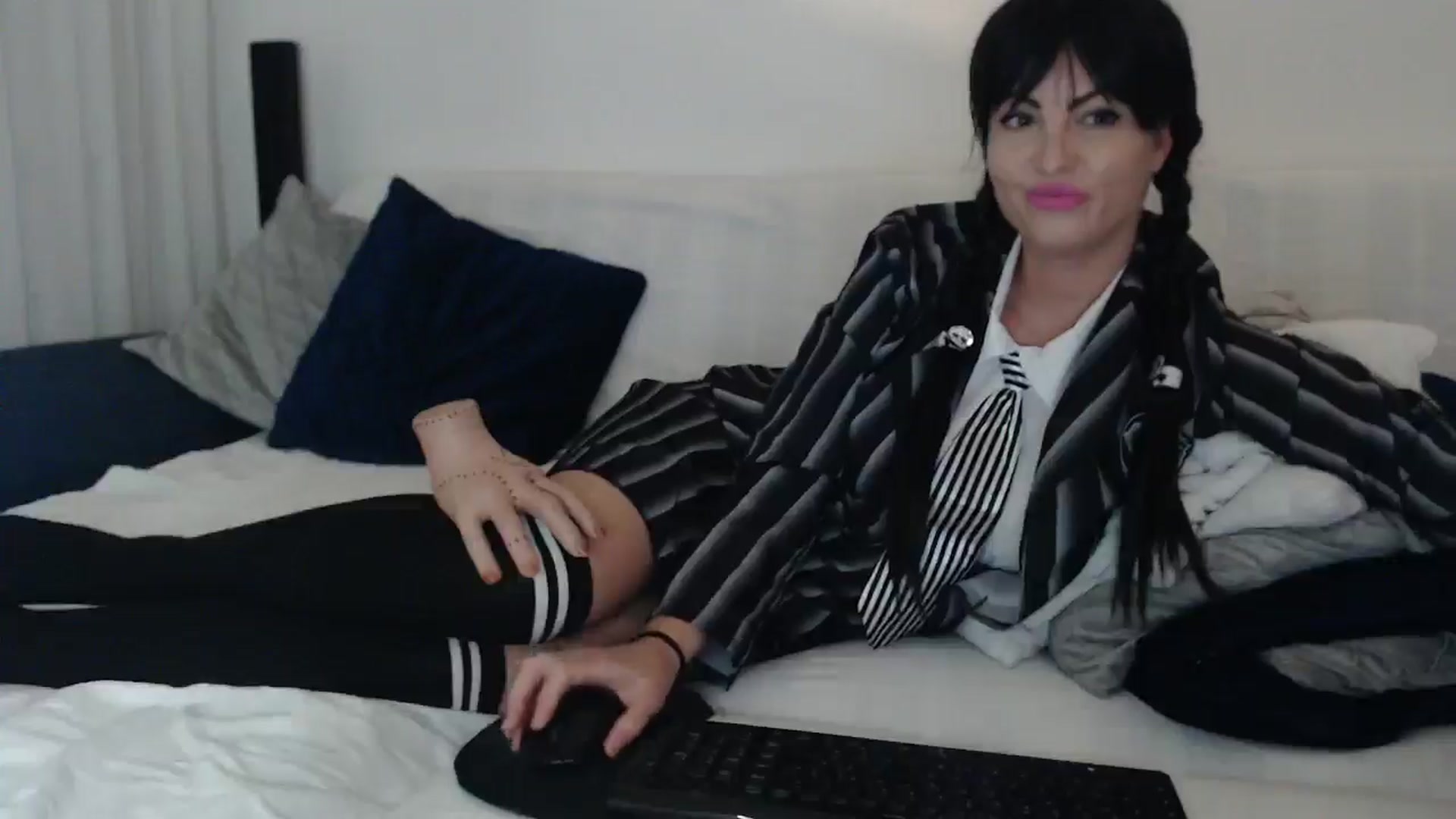 Gallery image thumbnail from naughty_devil's myfreecams stream on, 10/30/2024, 23:57 image 20 of 20