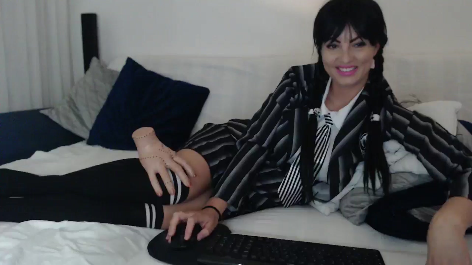 Gallery image thumbnail from naughty_devil's myfreecams stream on, 10/30/2024, 23:57 image 19 of 20