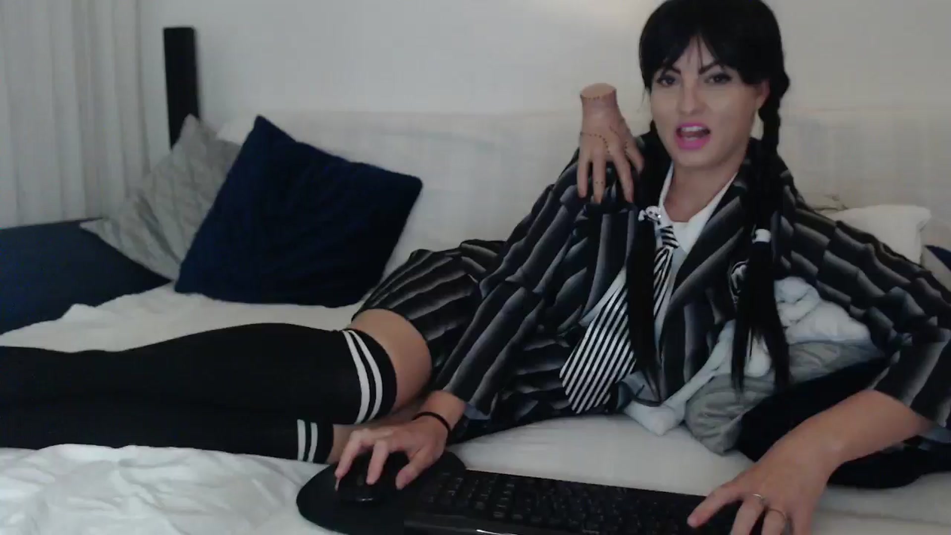 Gallery image thumbnail from naughty_devil's myfreecams stream on, 10/30/2024, 23:57 image 16 of 20