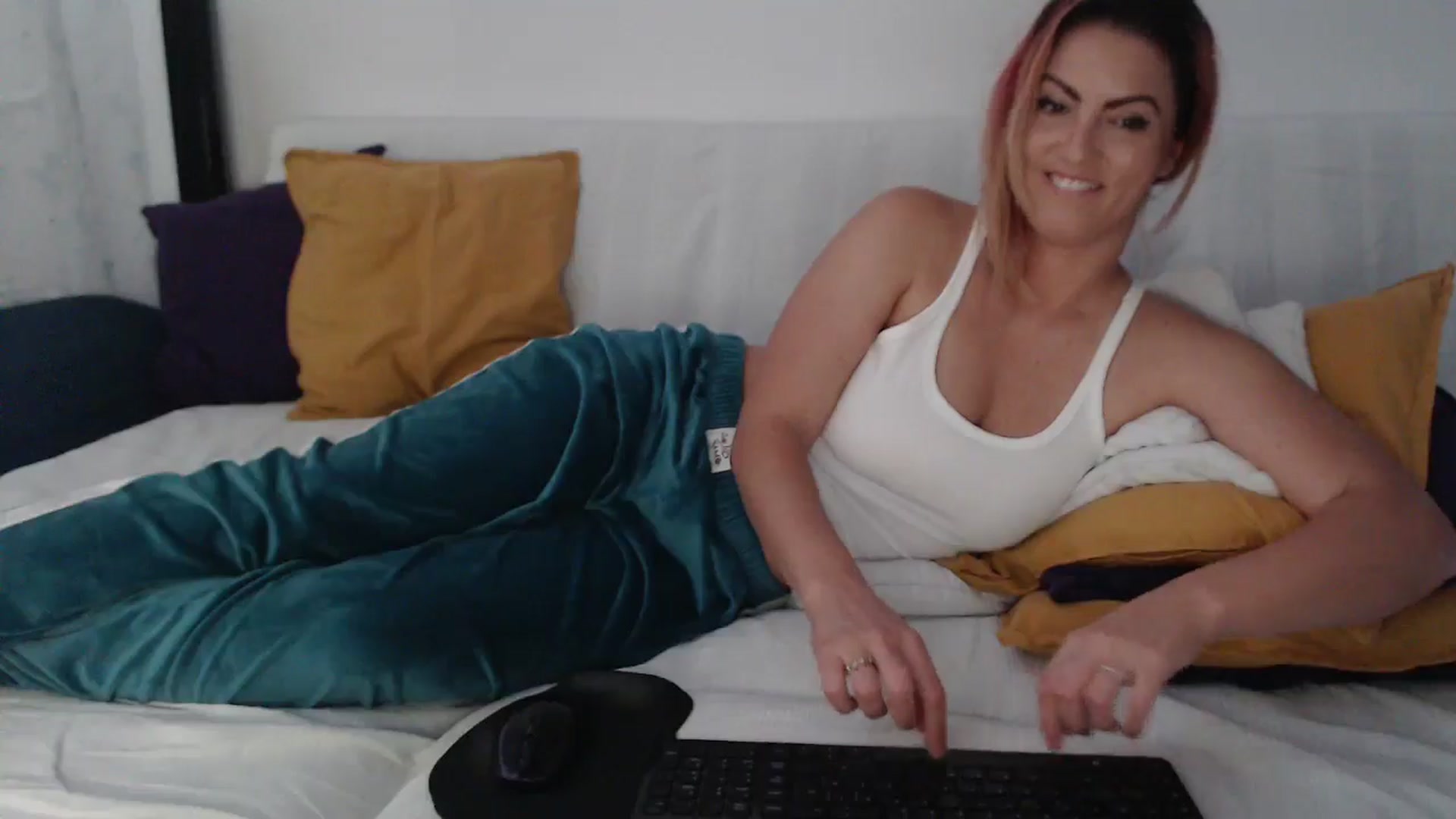 Gallery image thumbnail from naughty_devil's myfreecams stream on, 09/25/2025, 23:25 image 7 of 20