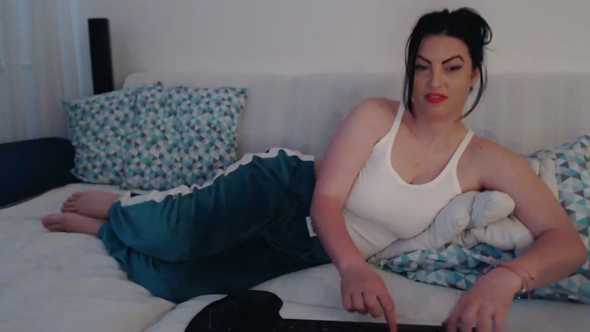 Gallery image thumbnail from naughty_devil's myfreecams stream on, 04/06/2026, 23:53 image 18 of 20