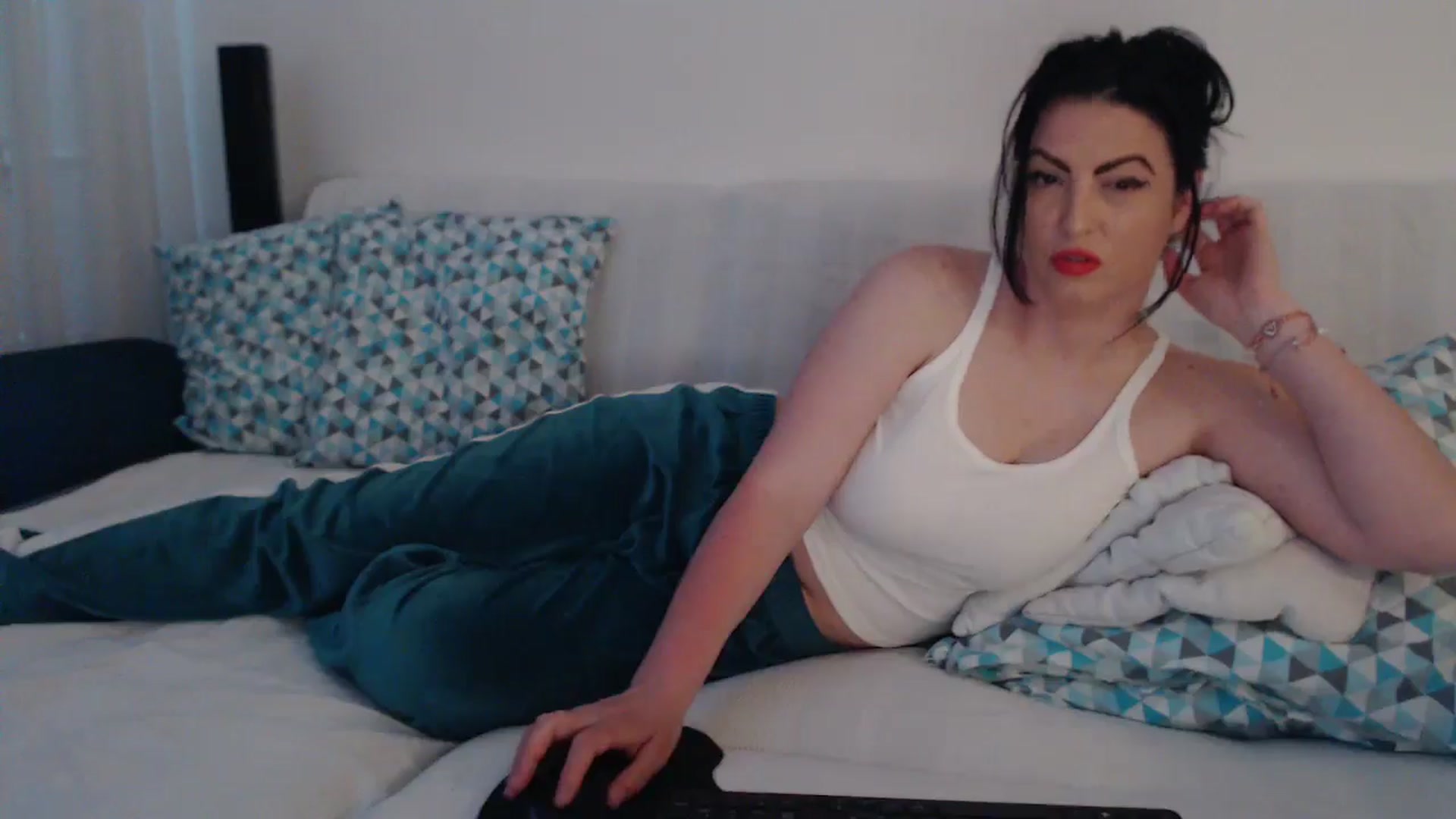 Gallery image thumbnail from naughty_devil's myfreecams stream on, 04/06/2026, 23:53 image 15 of 20