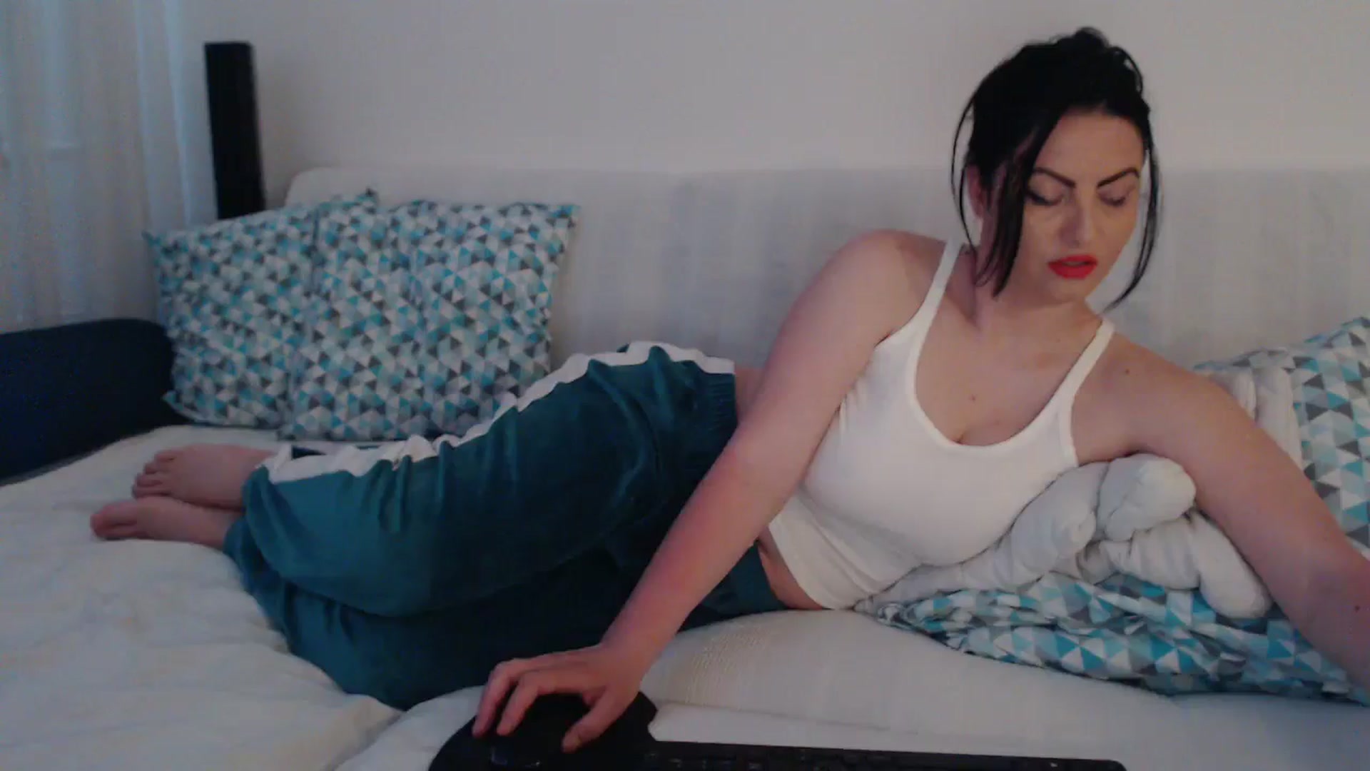 Gallery image thumbnail from naughty_devil's myfreecams stream on, 04/06/2026, 23:53 image 19 of 20
