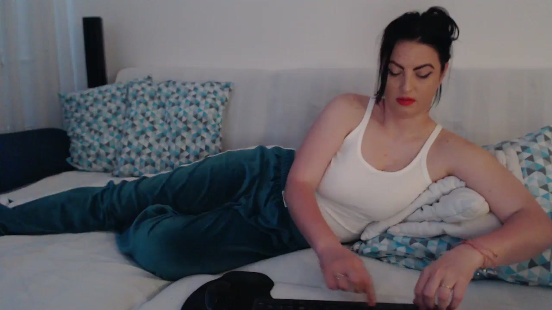 Gallery image thumbnail from naughty_devil's myfreecams stream on, 04/06/2026, 23:53 image 10 of 20