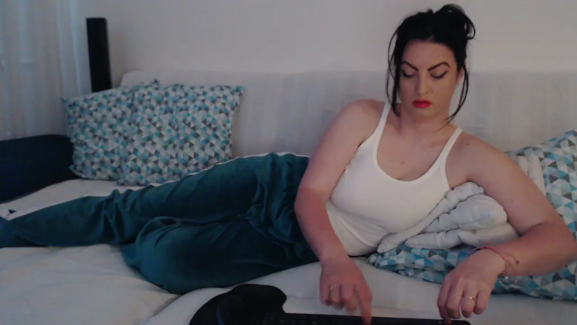 Gallery image thumbnail from naughty_devil's myfreecams stream on, 04/06/2026, 23:53 image 13 of 20