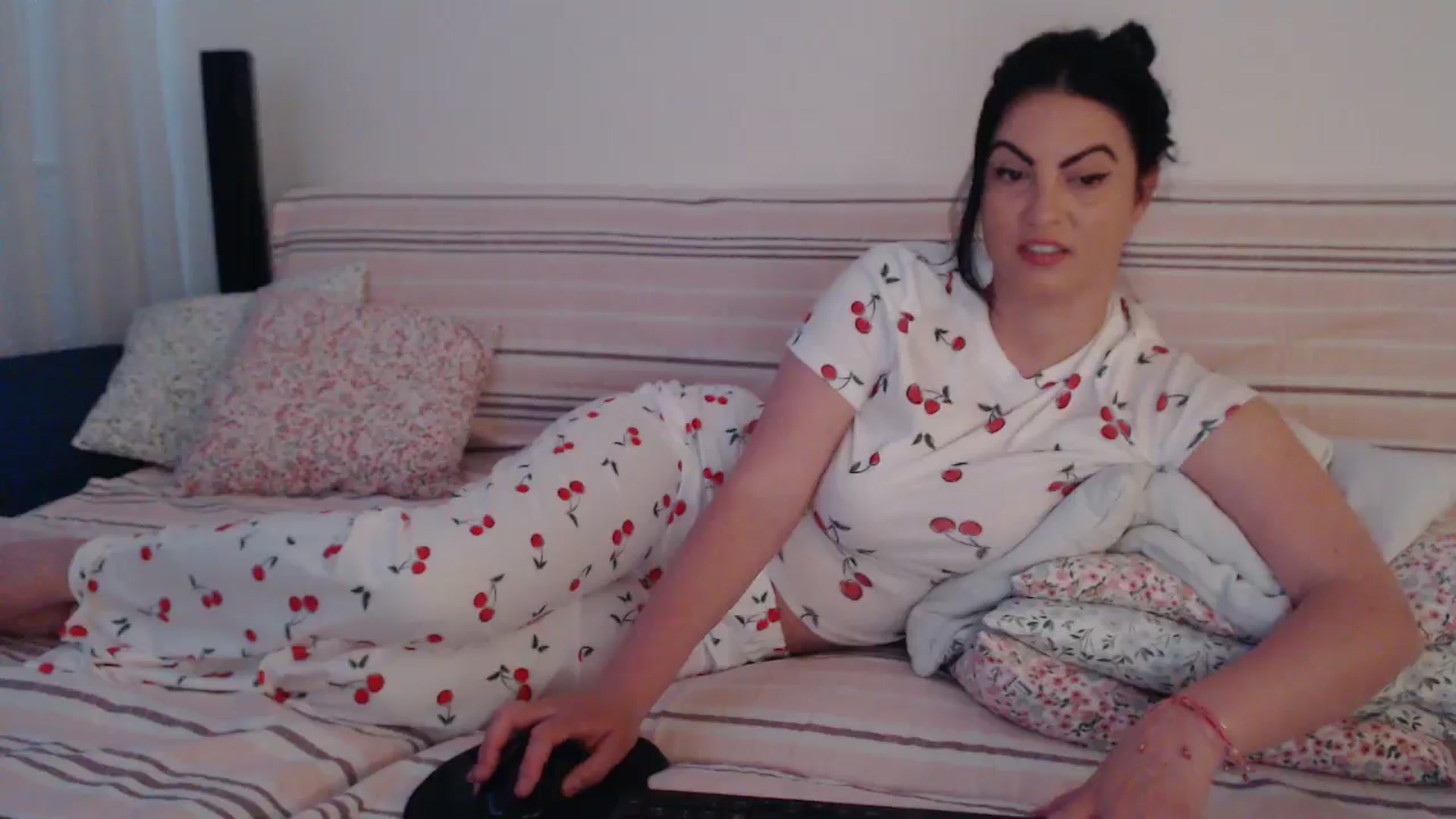 Gallery image thumbnail from naughty_devil's myfreecams stream on, 04/16/2026, 24:02 image 16 of 20