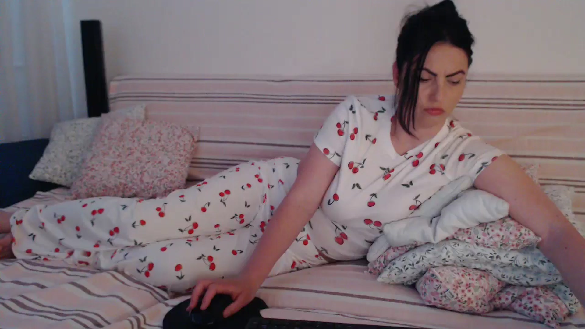 Gallery image thumbnail from naughty_devil's myfreecams stream on, 04/16/2026, 24:02 image 10 of 20