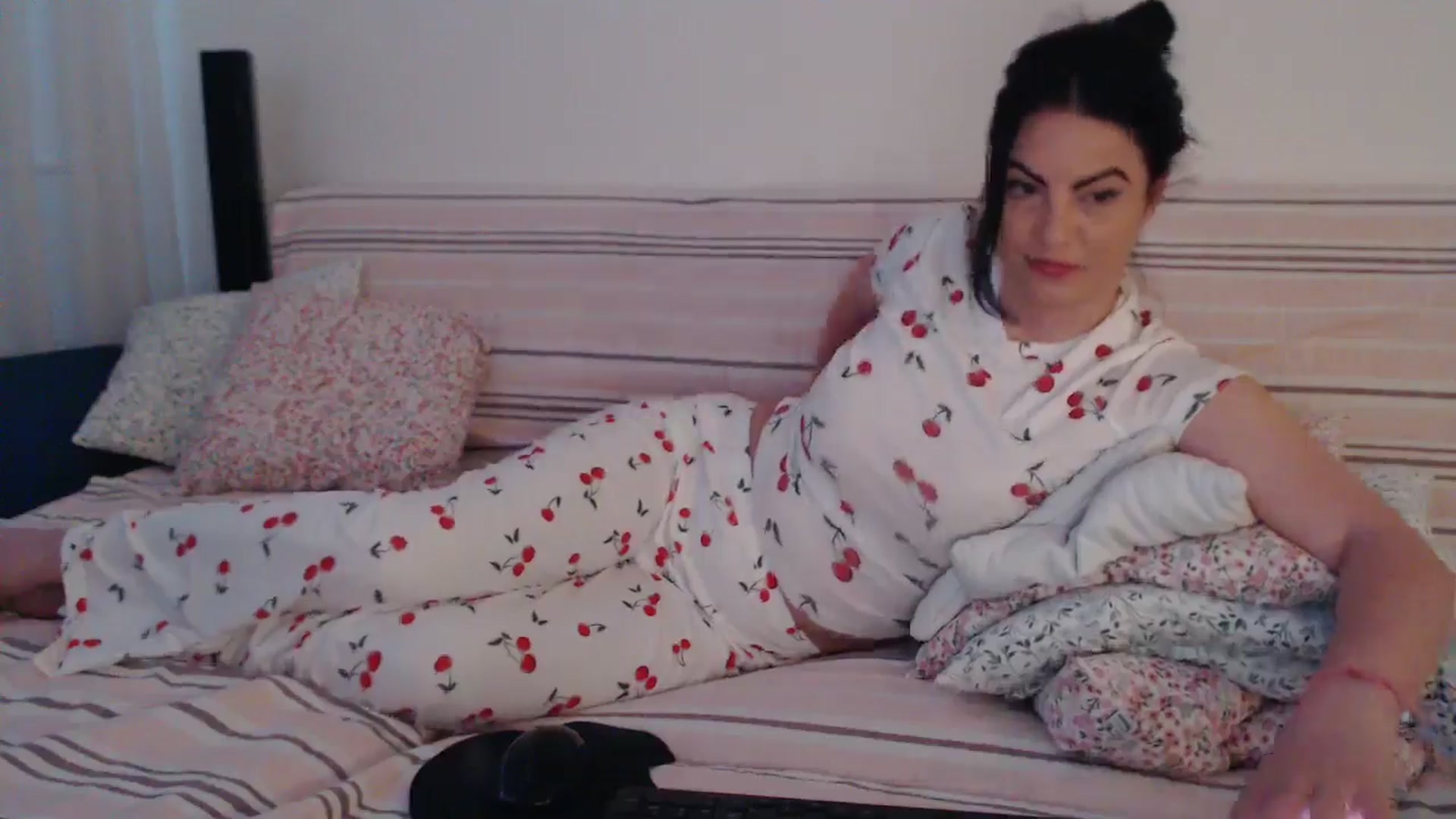 Gallery image thumbnail from naughty_devil's myfreecams stream on, 04/16/2026, 24:02 image 13 of 20