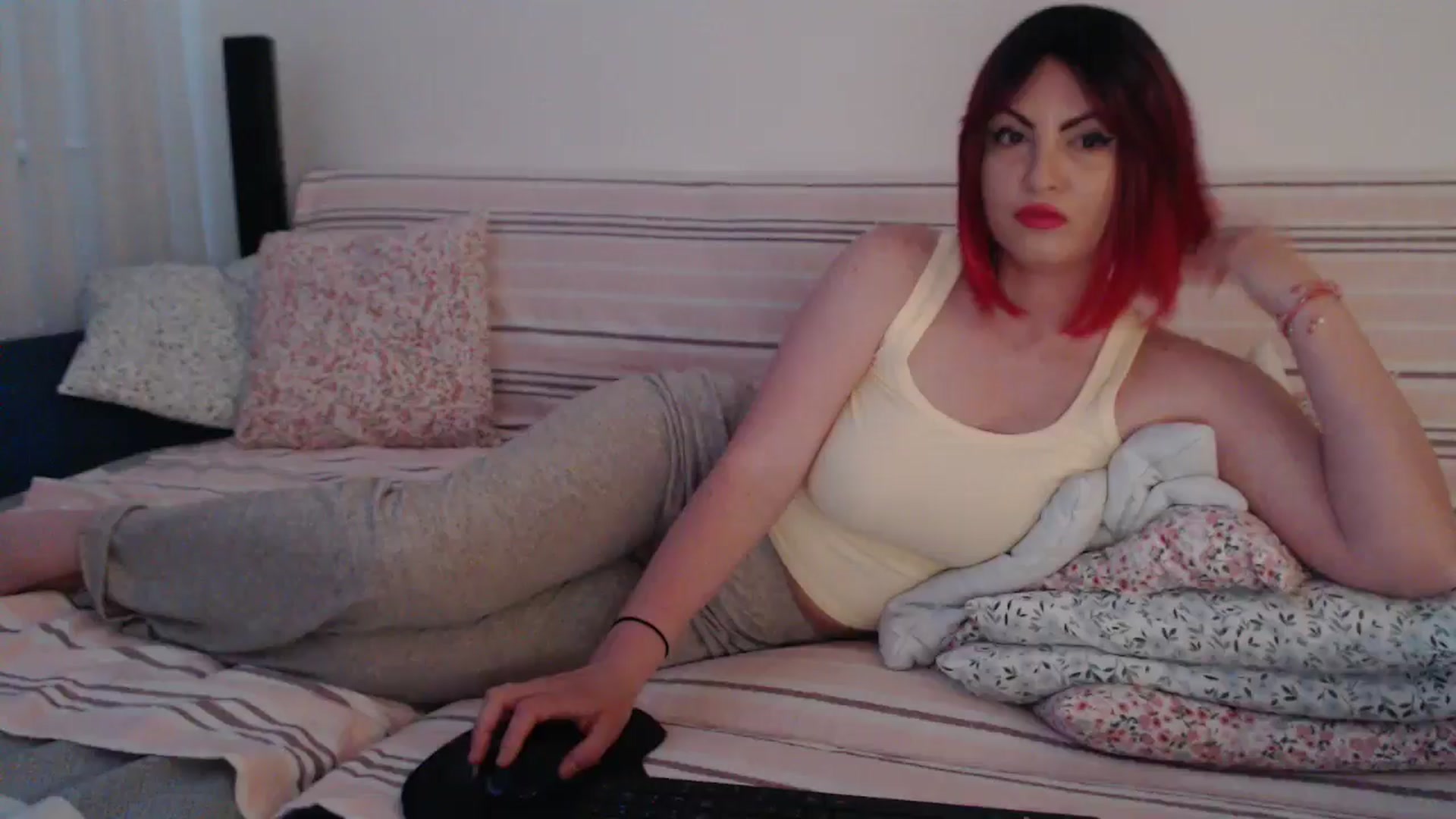 Gallery image thumbnail from naughty_devil's myfreecams stream on, 04/17/2026, 24:15 image 19 of 20