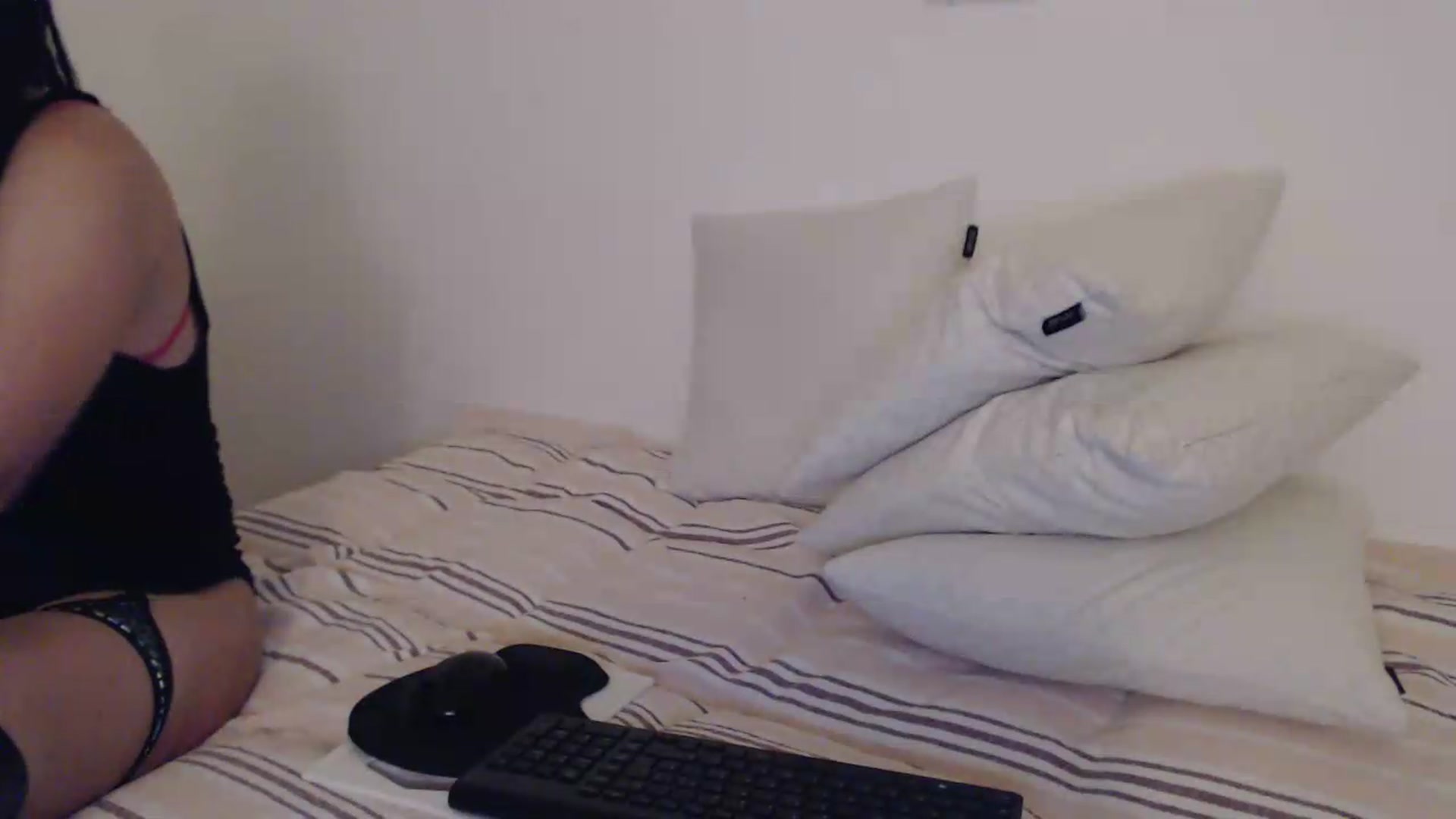 Gallery image thumbnail from naughty_devil's myfreecams stream on, 08/06/2026, 23:27 image 15 of 20