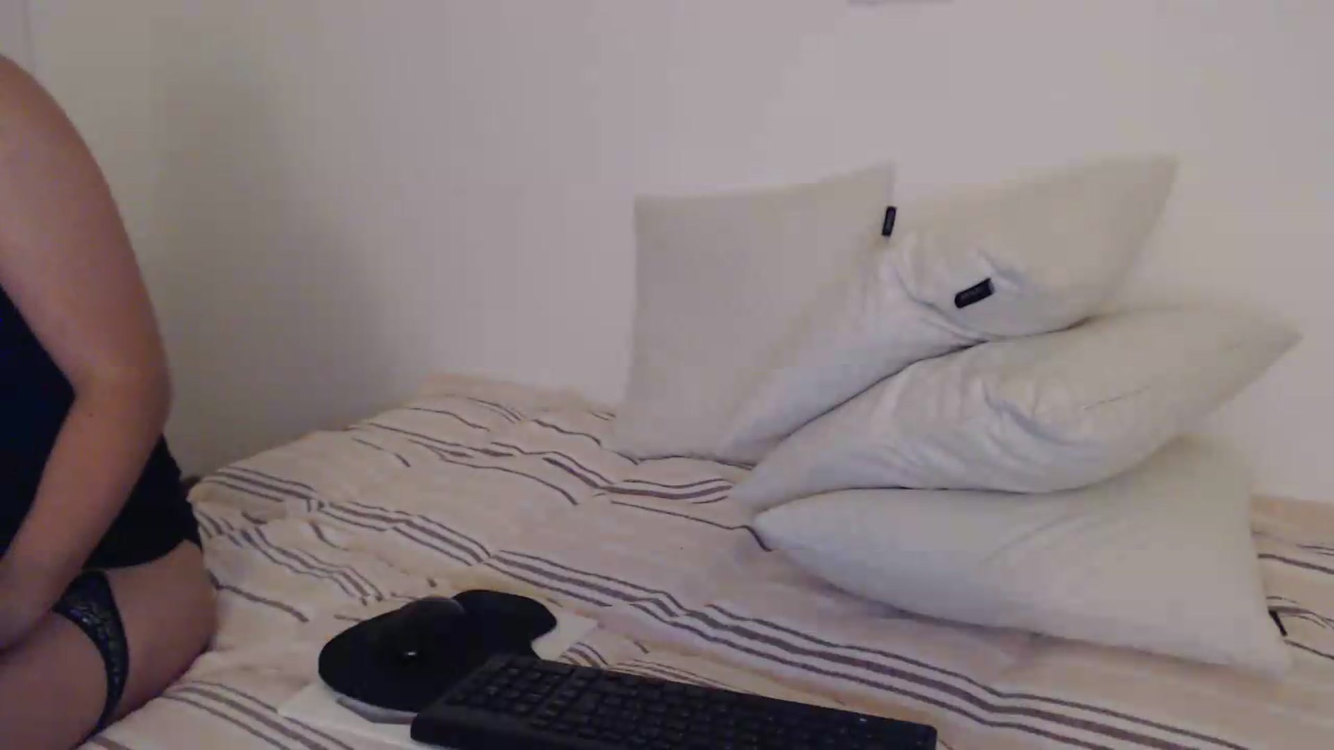 Gallery image thumbnail from naughty_devil's myfreecams stream on, 08/06/2026, 23:27 image 14 of 20